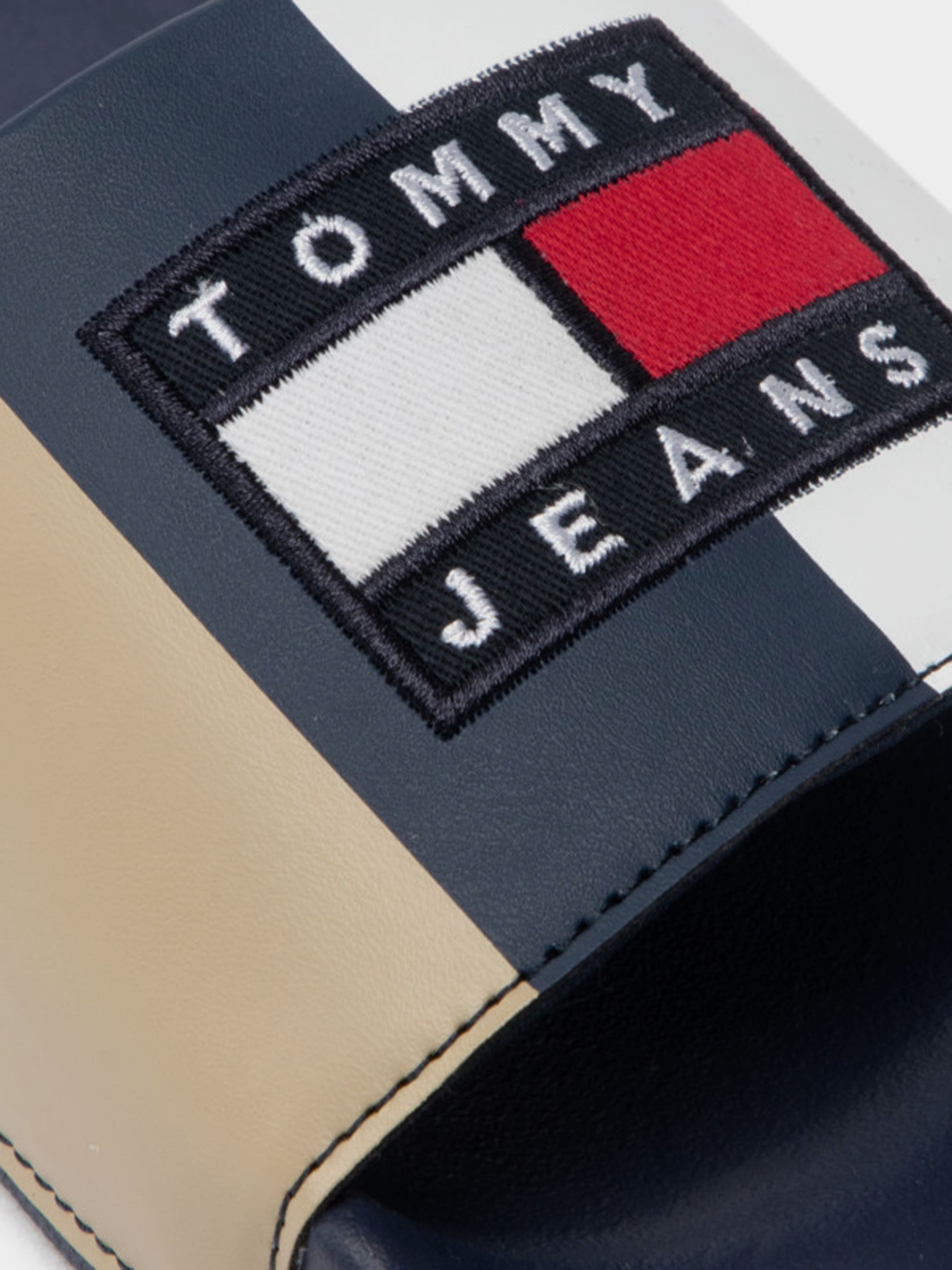 Шлёпанцы Tommy Hilfiger модель EM0EM01048-C87 Фото