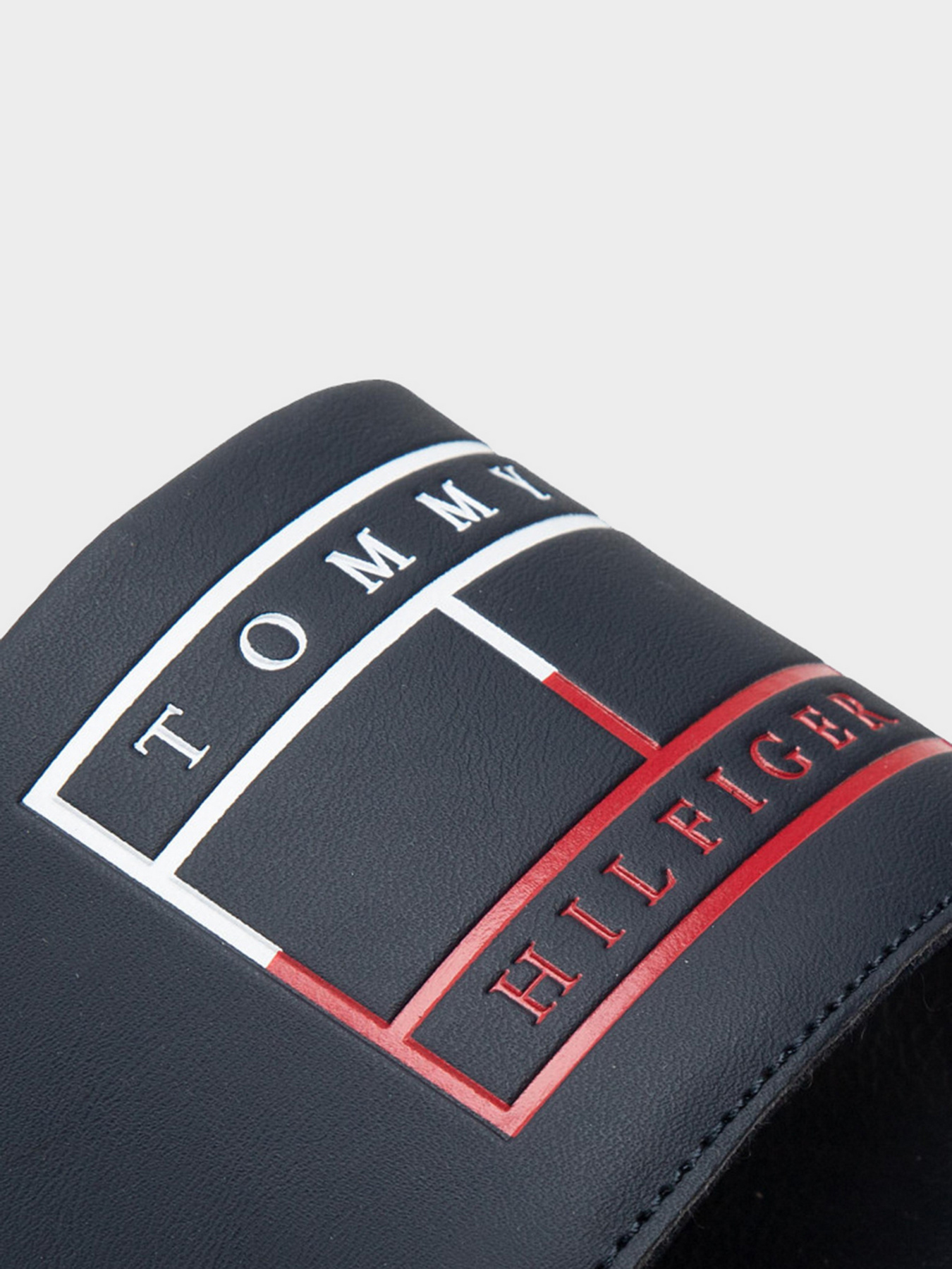 Шлёпанцы Tommy Hilfiger модель FM0FM04061-0GY Фото