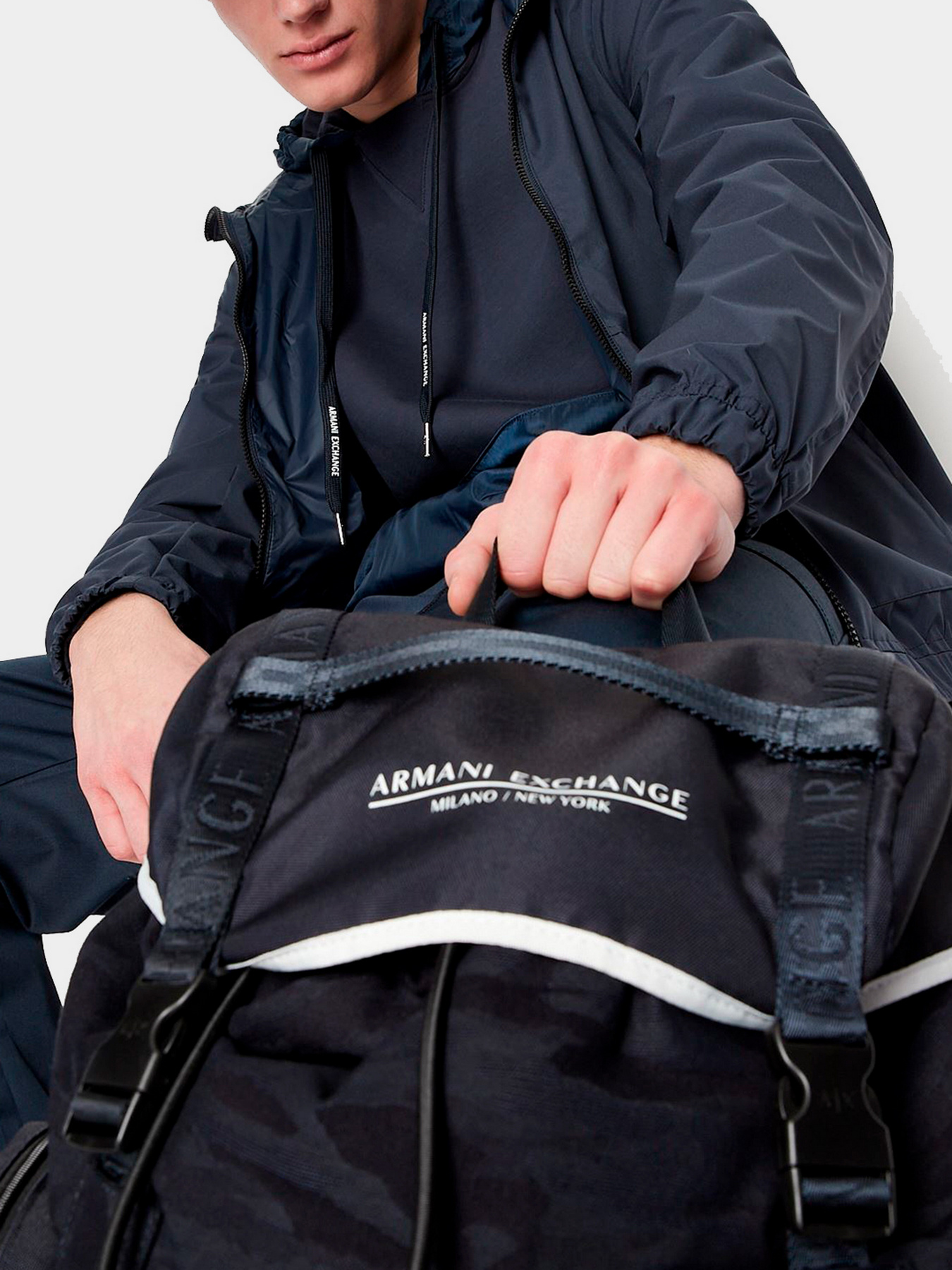 Худи и свитшоты Armani Exchange модель 3LZMFB-ZJ6TZ-1596 Худи и свитшоты Armani Exchange модель 3LZMFB-ZJ6TZ-1596 Фото