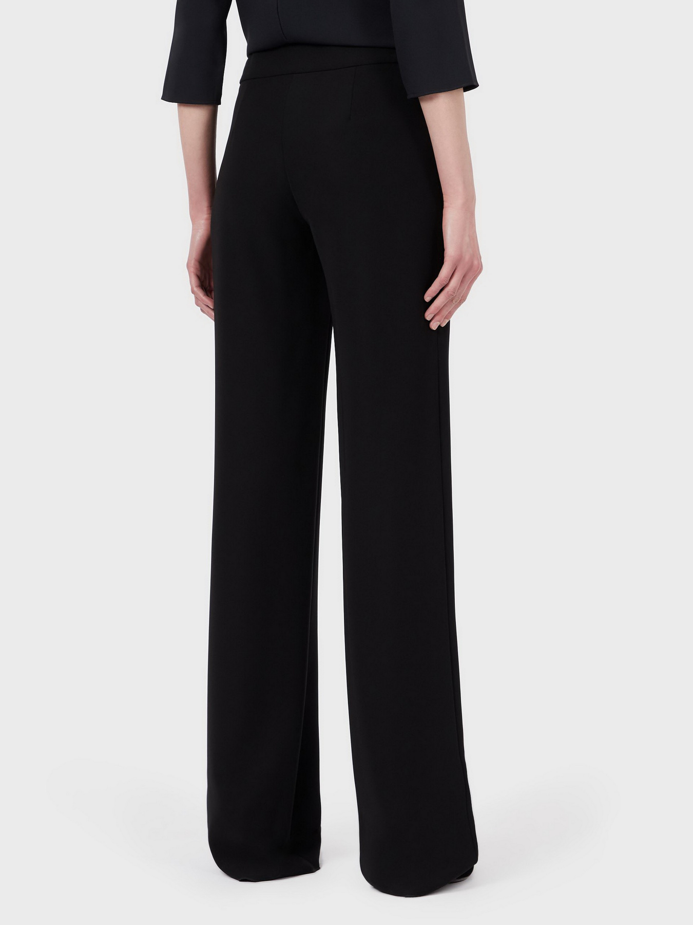 Брюки Emporio Armani модель 8N2P05-2NWAZ-0999 Фото