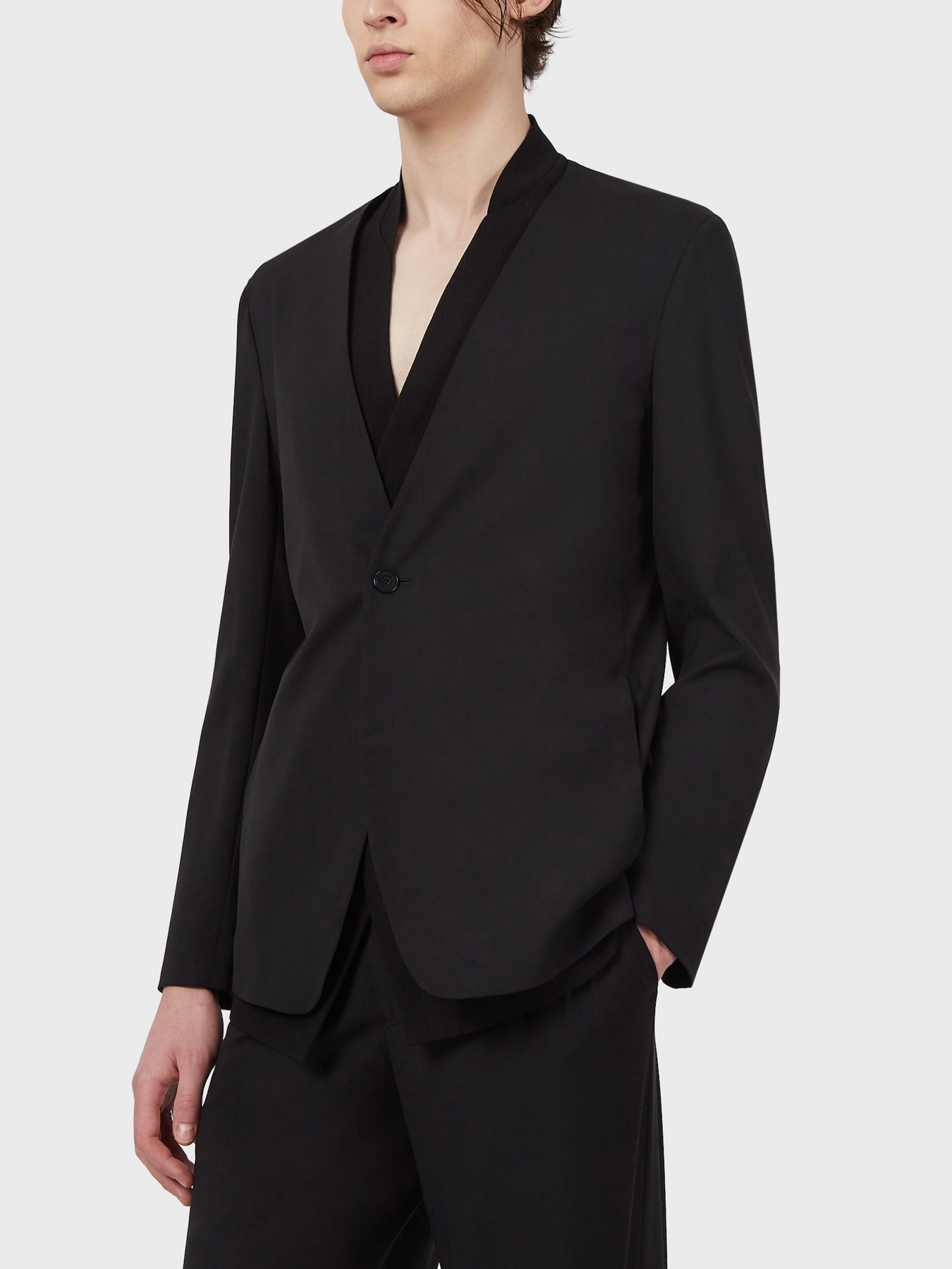 Пиджаки Emporio Armani модель A1G400-A1156-999 Фото