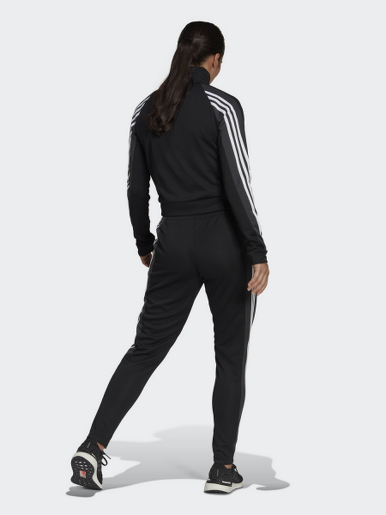 Костюмы Adidas модель H67027 Фото