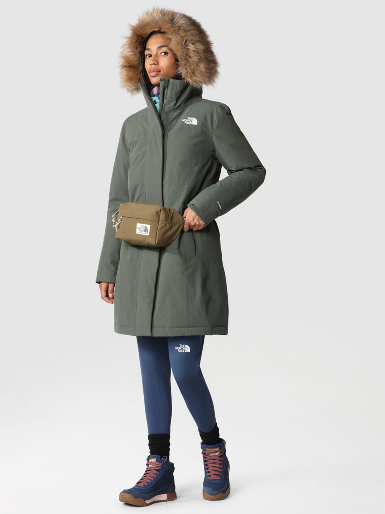 Куртки и дубленки The North Face модель NF0A4R2VNYC1 Фото