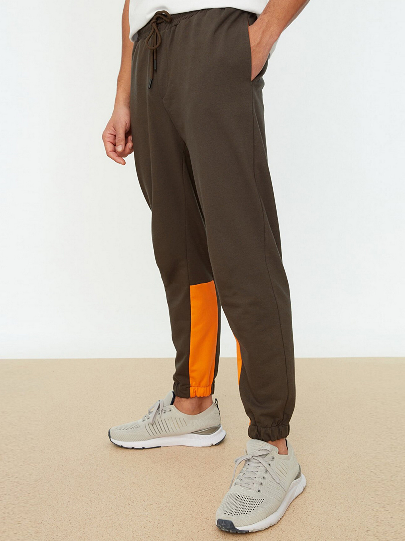 Брюки Trendyol модель TMNSS21EA0196/Haki Фото