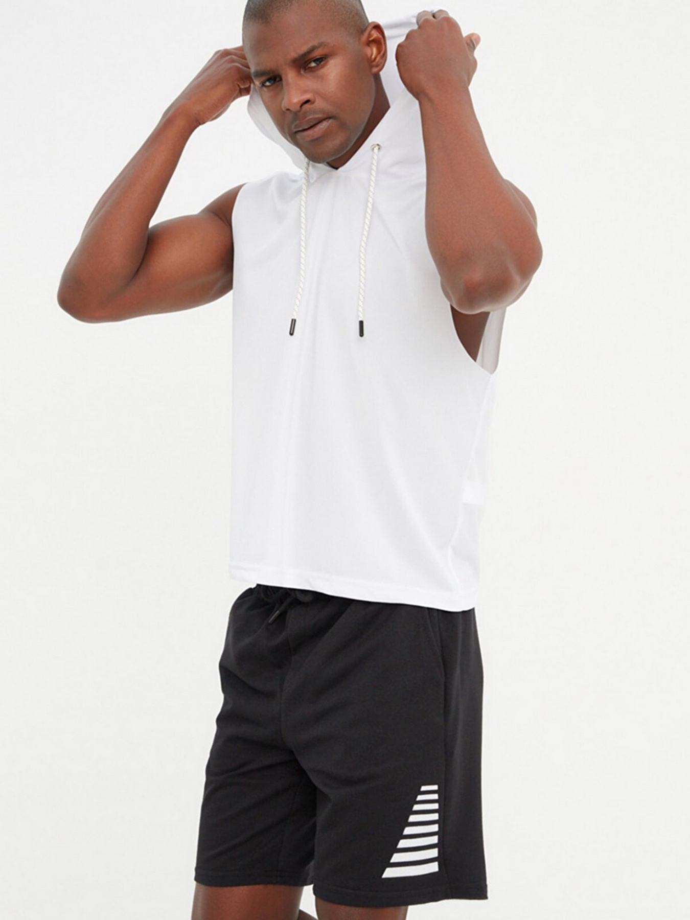 Шорты Trendyol модель TMNSS21SR0194/Siyah Фото