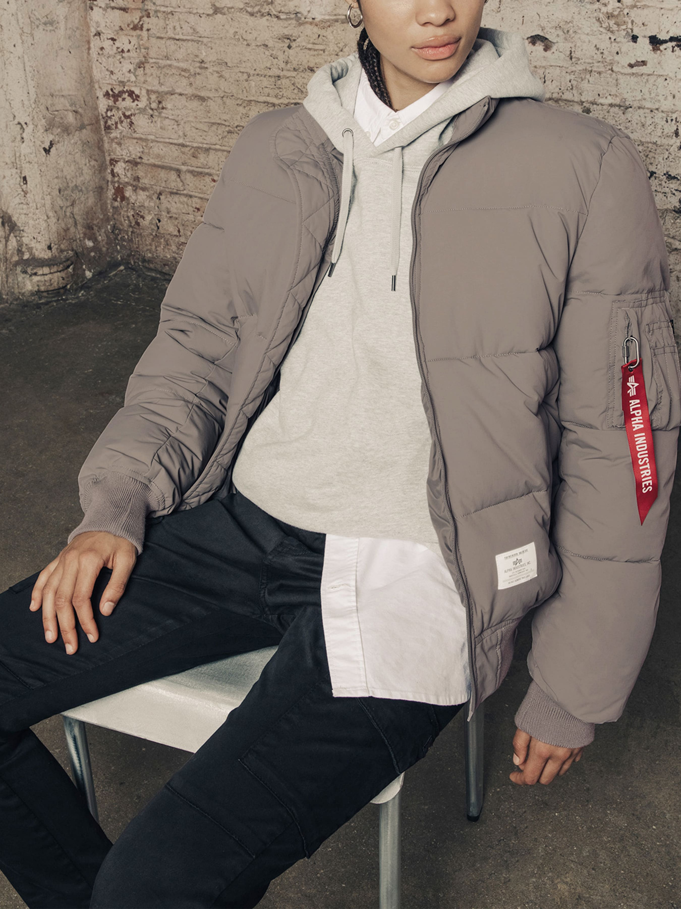 Куртки и дубленки Alpha Industries модель UJM51500C1_065 Фото