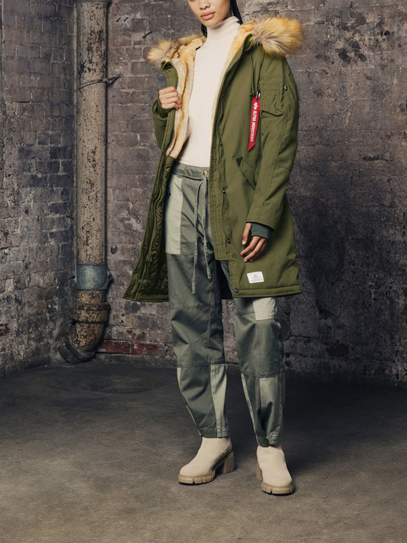 Куртки и дубленки Alpha Industries модель WJE52500C1_301 Фото