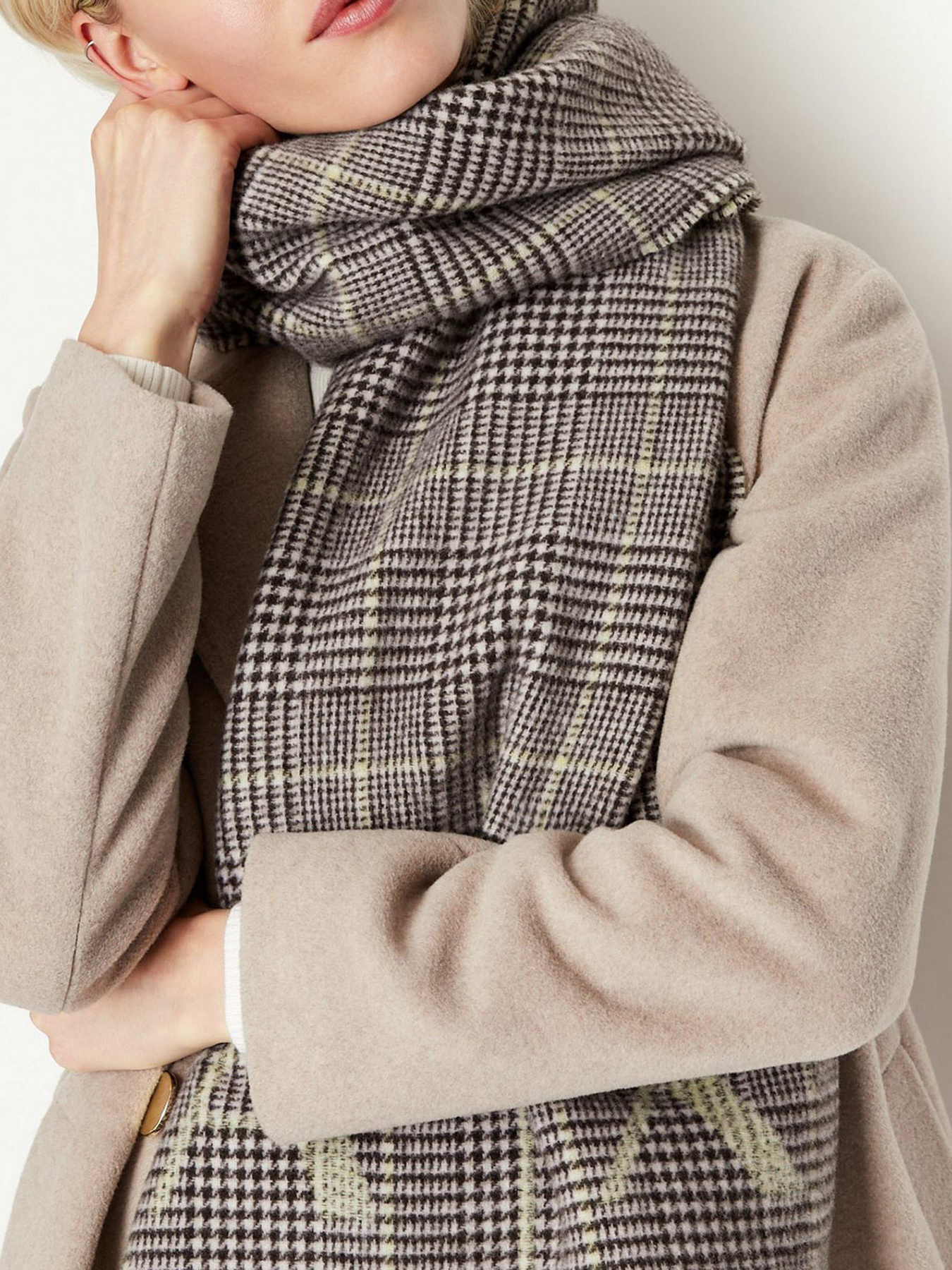 Шарфы и платки Armani Exchange модель 944114-2F114-11282 Фото