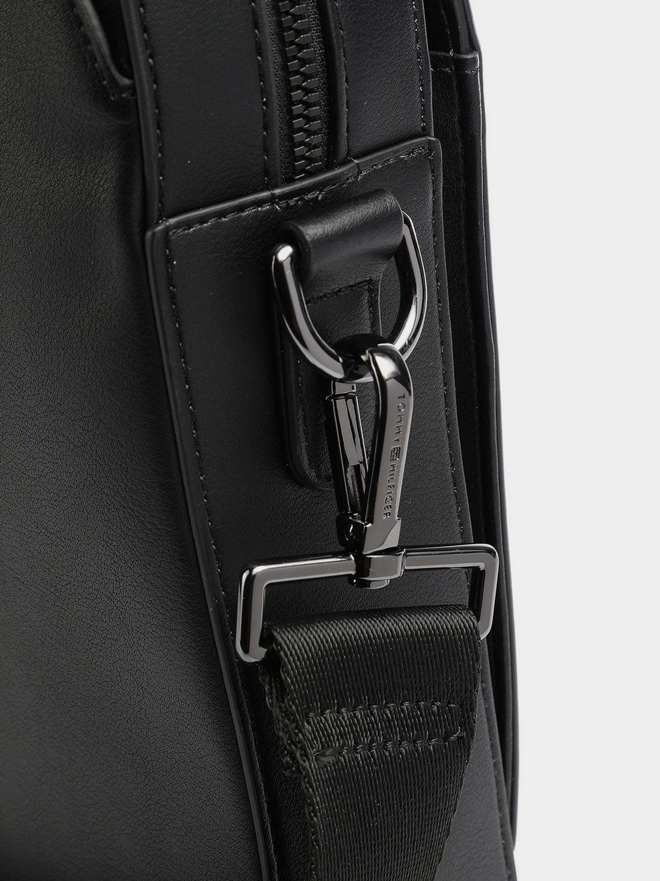 Сумки Tommy Hilfiger модель AM0AM09545-BDS Сумки Tommy Hilfiger модель AM0AM09545-BDS Фото