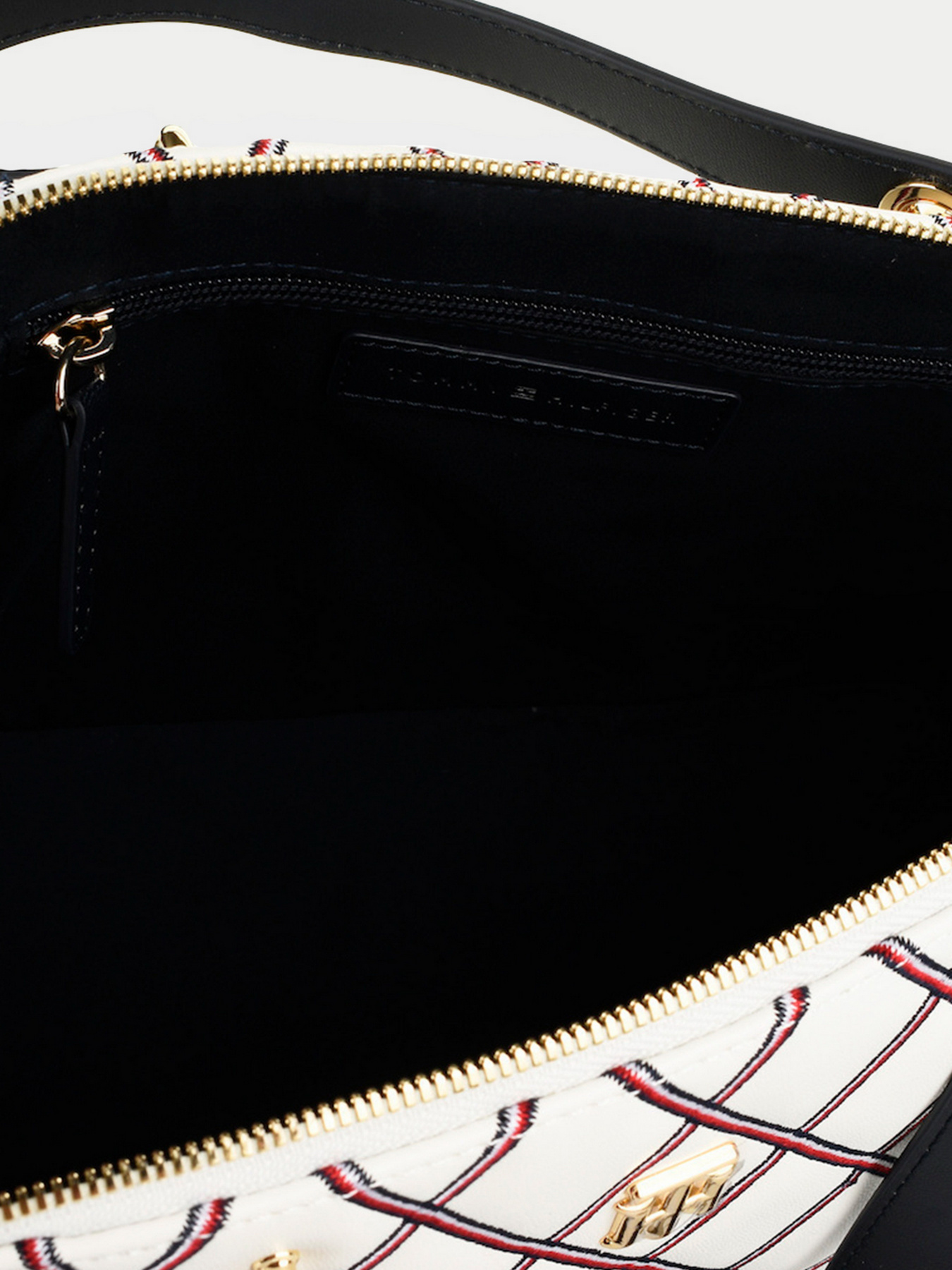 Сумки Tommy Hilfiger модель AW0AW10952-YBL Фото