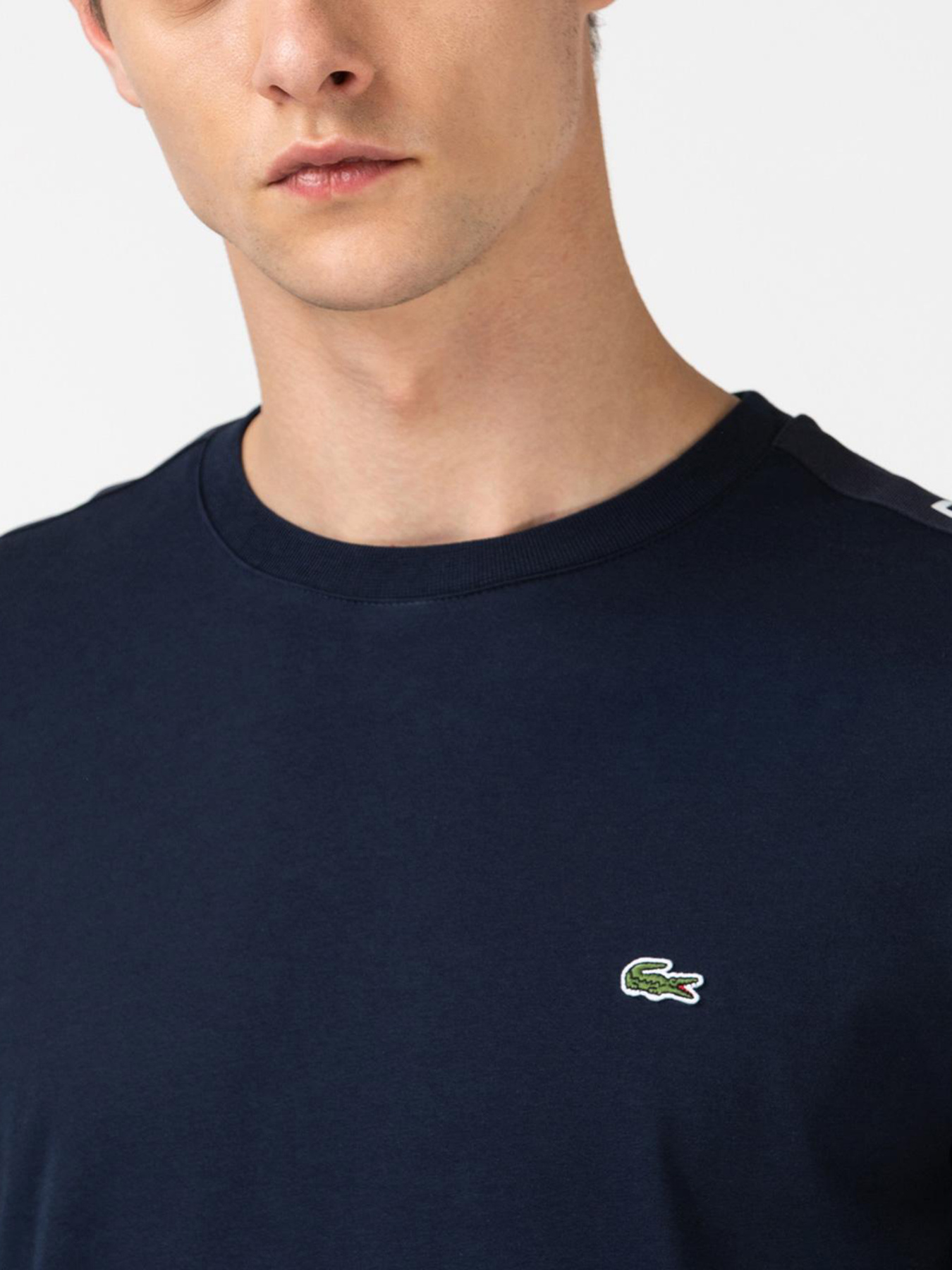 Худи и свитшоты Lacoste модель TH2151.51L Фото