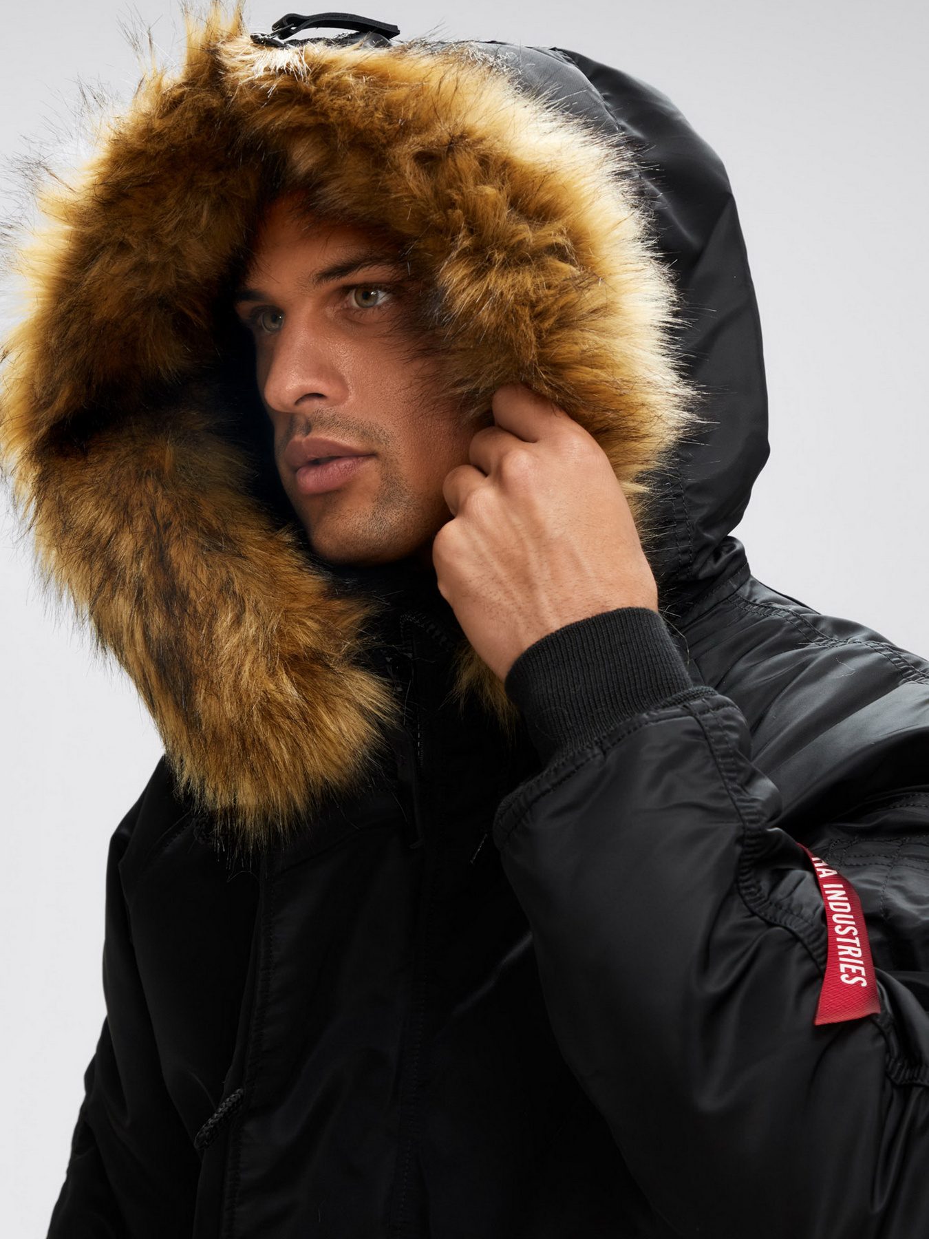 Куртки и дубленки Alpha Industries модель MJN30000C1_001 Фото