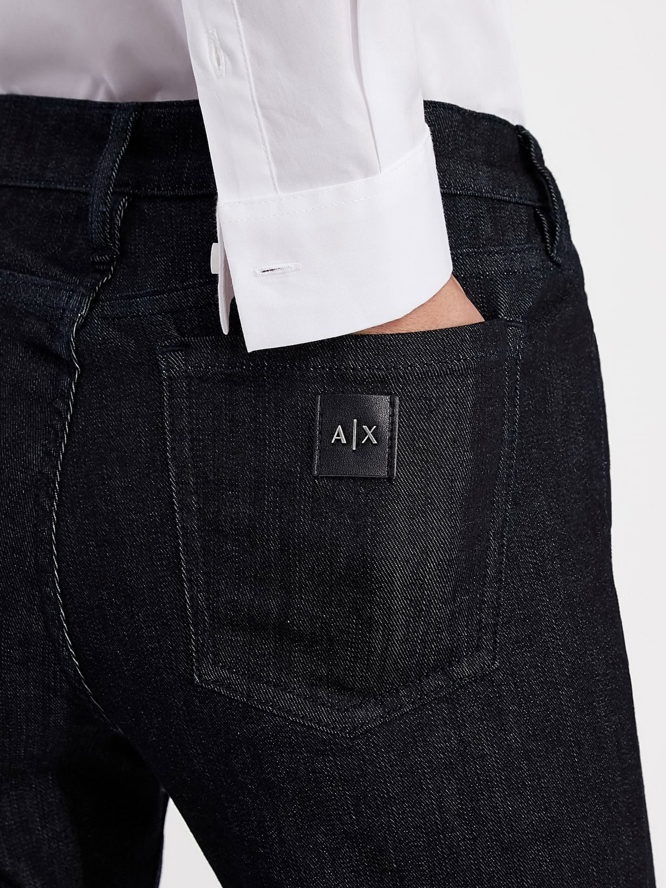 Джинсы Armani Exchange модель 8NYJ01-Y1TDZ-1500 Фото