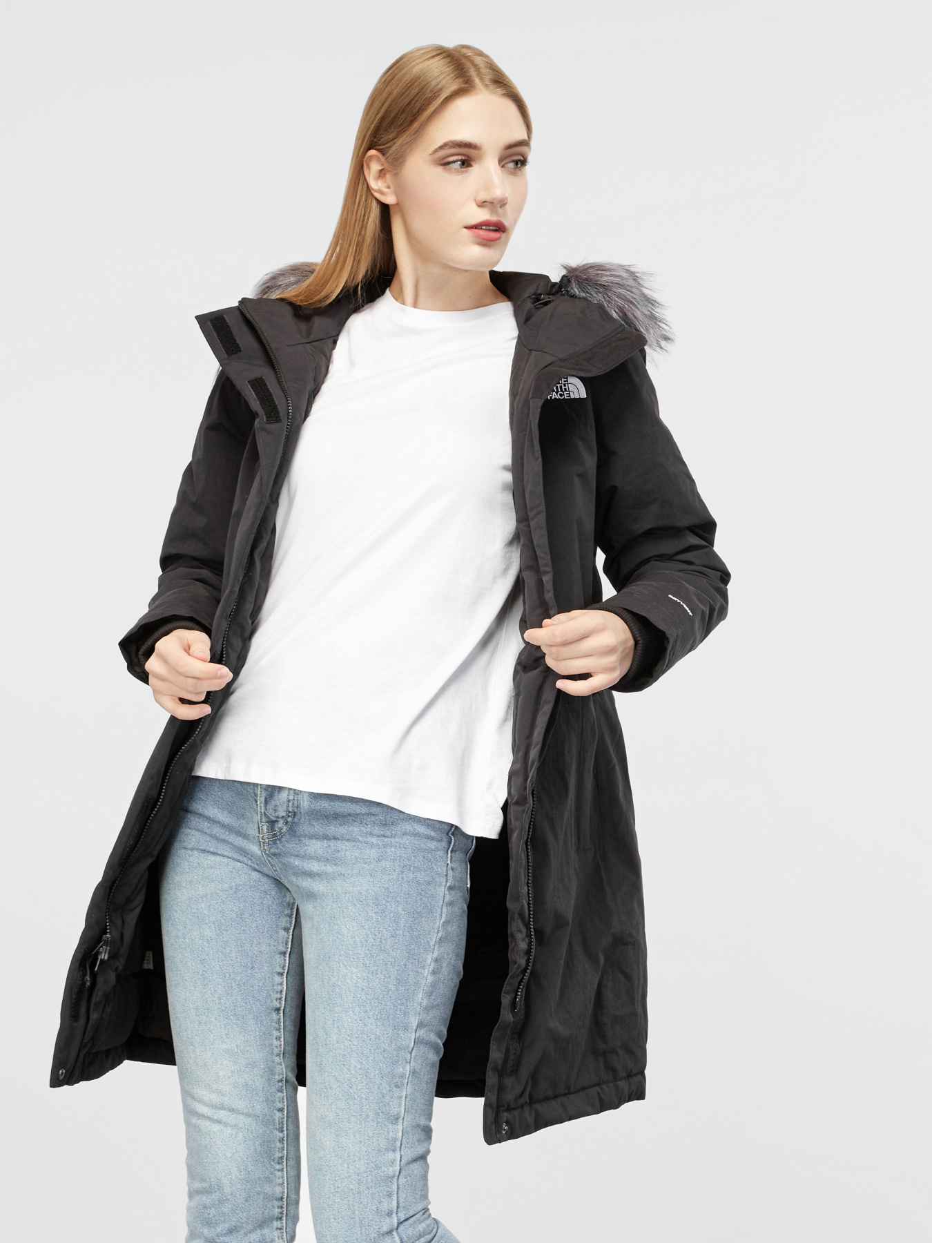 Куртки и дубленки The North Face модель NF0A4R2VJK31 Фото