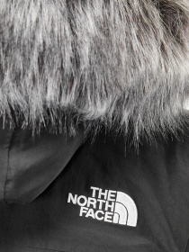 Куртки и дубленки The North Face модель NF0A4R2VJK31 Фото
