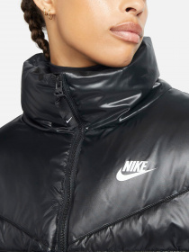 Куртки и дубленки NIKE модель DH4079-010 Фото