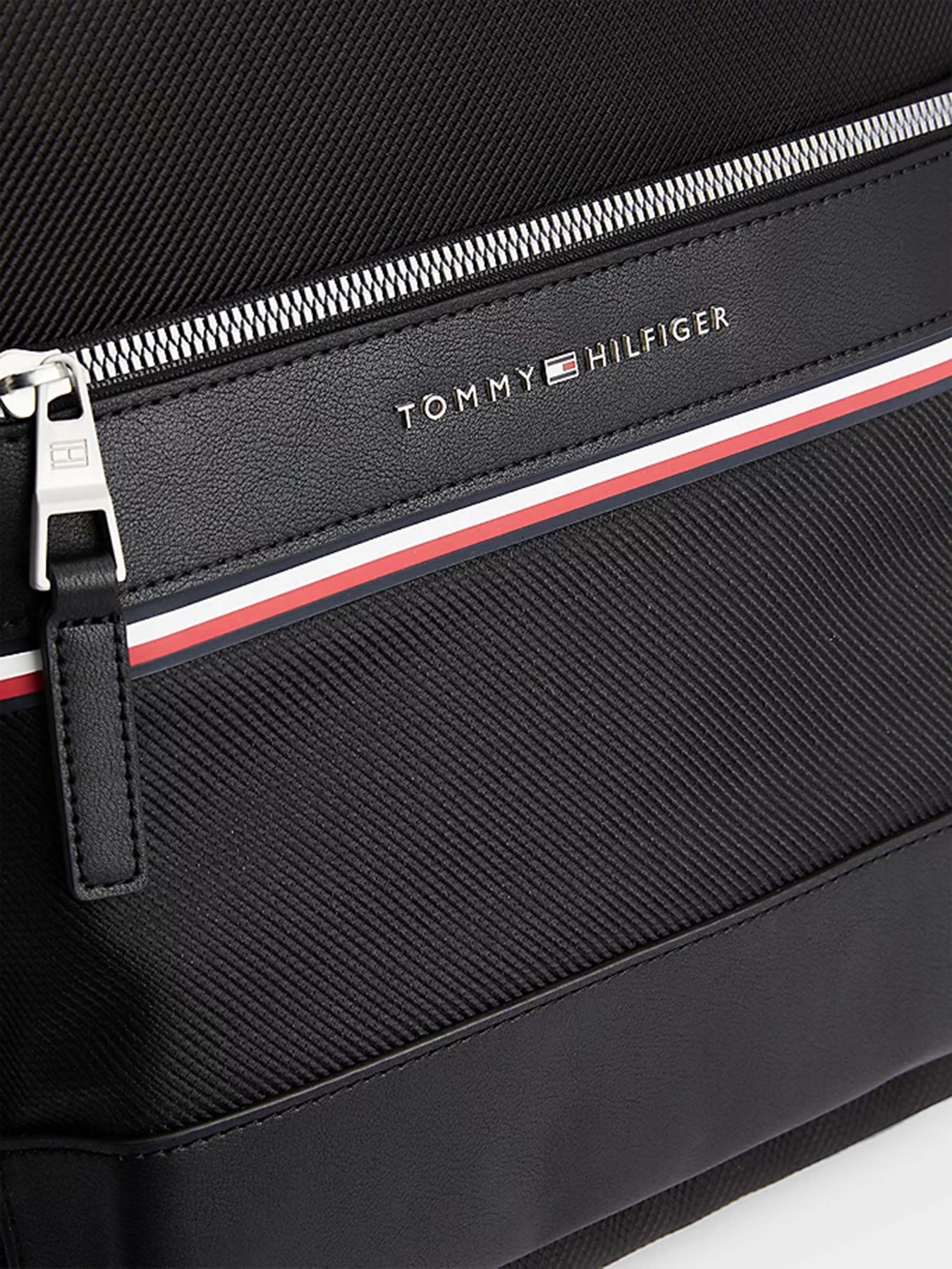 Рюкзаки Tommy Hilfiger модель AM0AM09262-BDS Рюкзаки Tommy Hilfiger модель AM0AM09262-BDS Фото