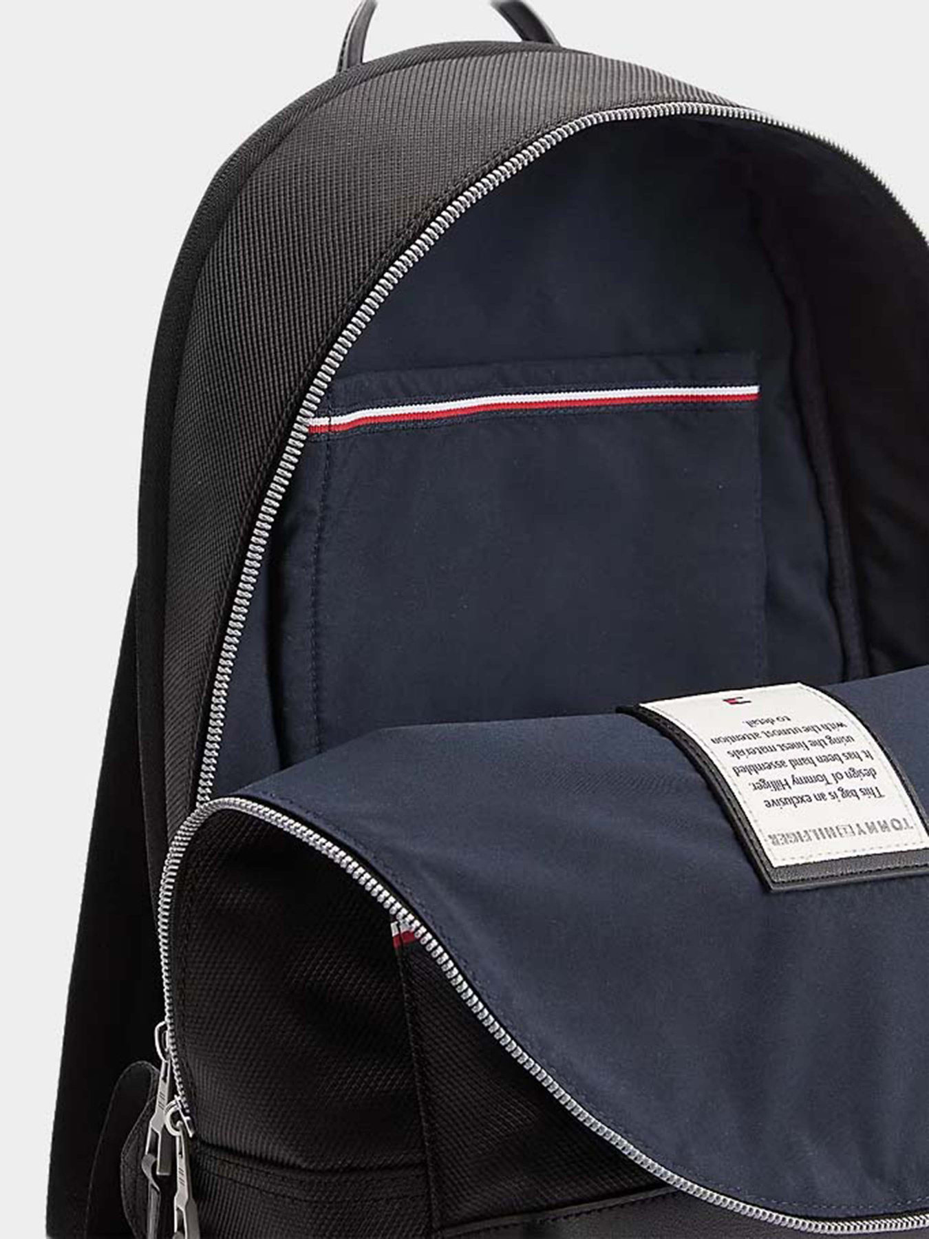 Рюкзаки Tommy Hilfiger модель AM0AM09262-BDS Рюкзаки Tommy Hilfiger модель AM0AM09262-BDS Фото
