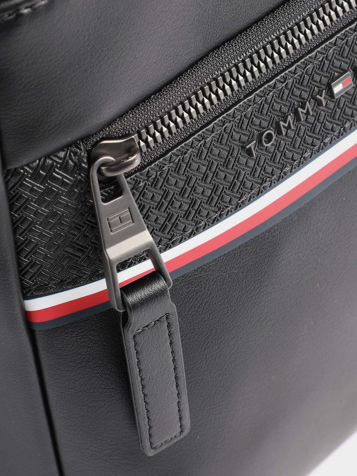 Сумки Tommy Hilfiger модель AM0AM09264-BDS Фото