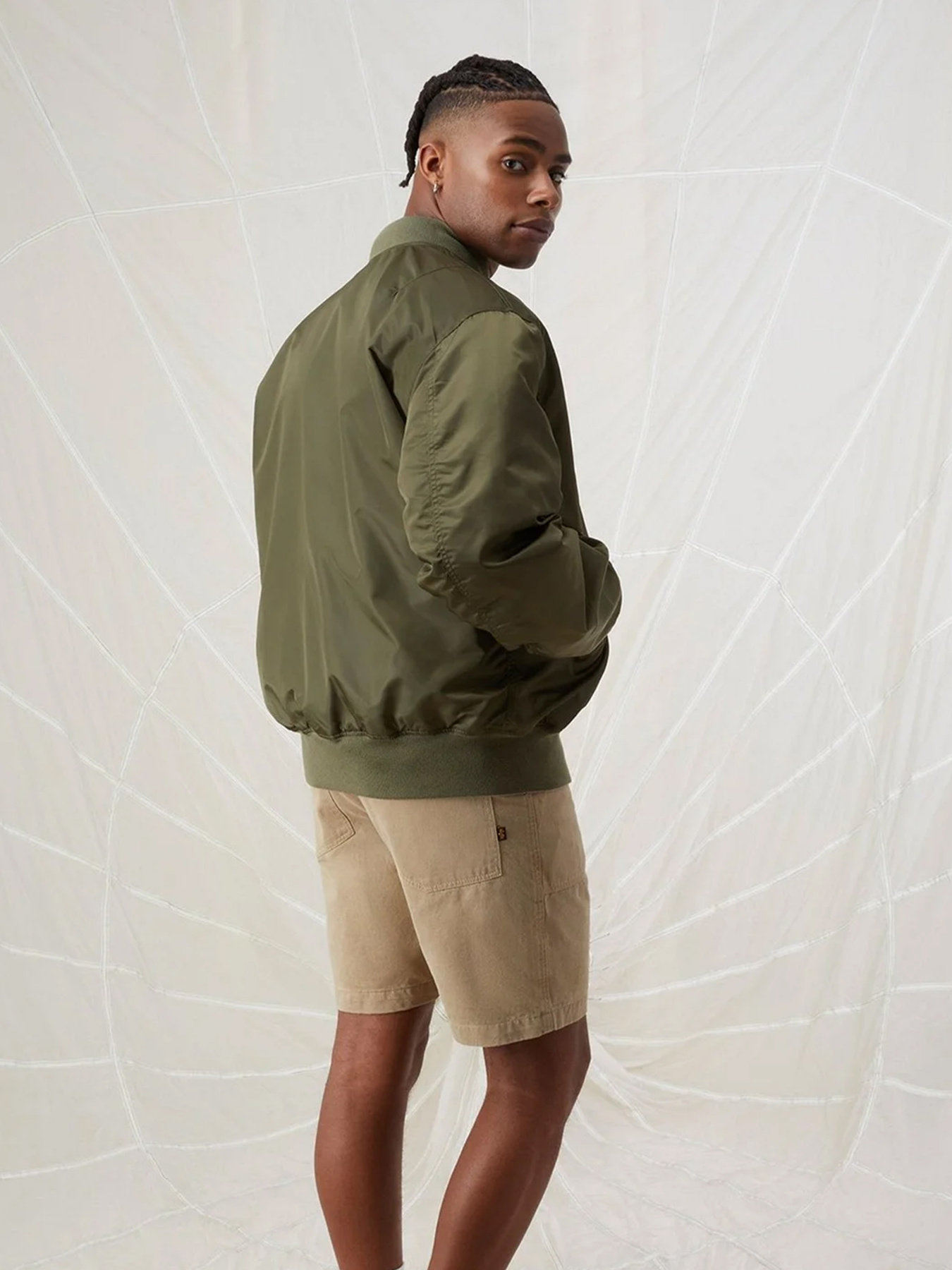 Куртки и дубленки Alpha Industries модель MJL53001C1_359 Фото