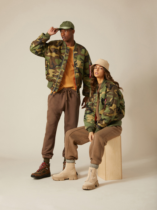 Куртки и дубленки Alpha Industries модель MJM21000C1_961 Фото