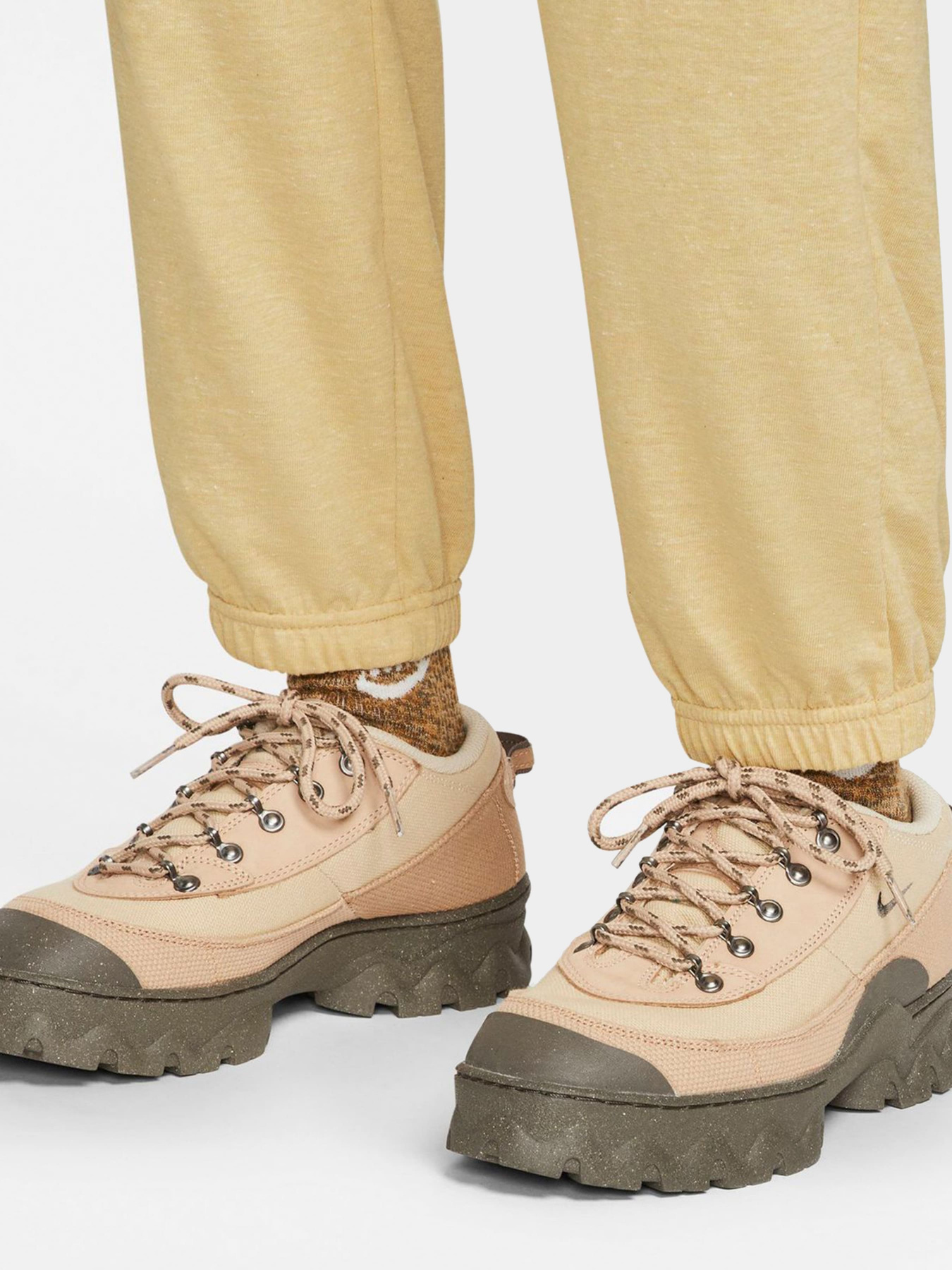 Брюки NIKE модель DM6390-252 Фото