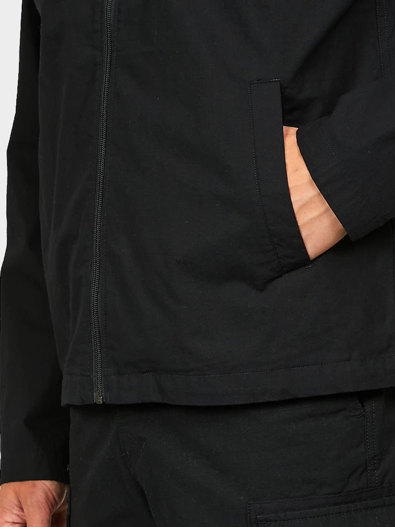 Куртки и дубленки The North Face модель NF0A7URSJK31 Фото
