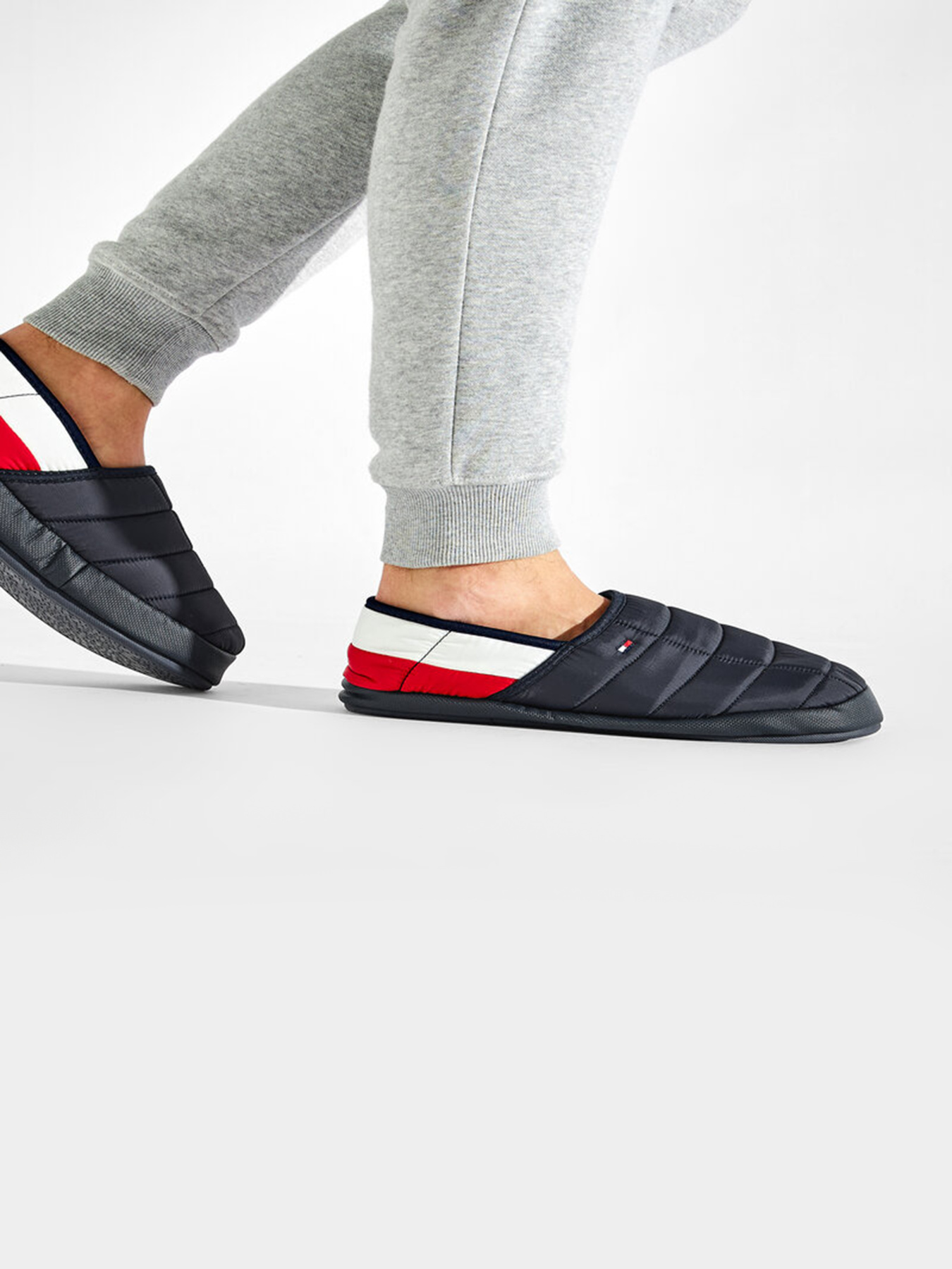 Тапки Tommy Hilfiger модель FM0FM04224-0G1 Фото