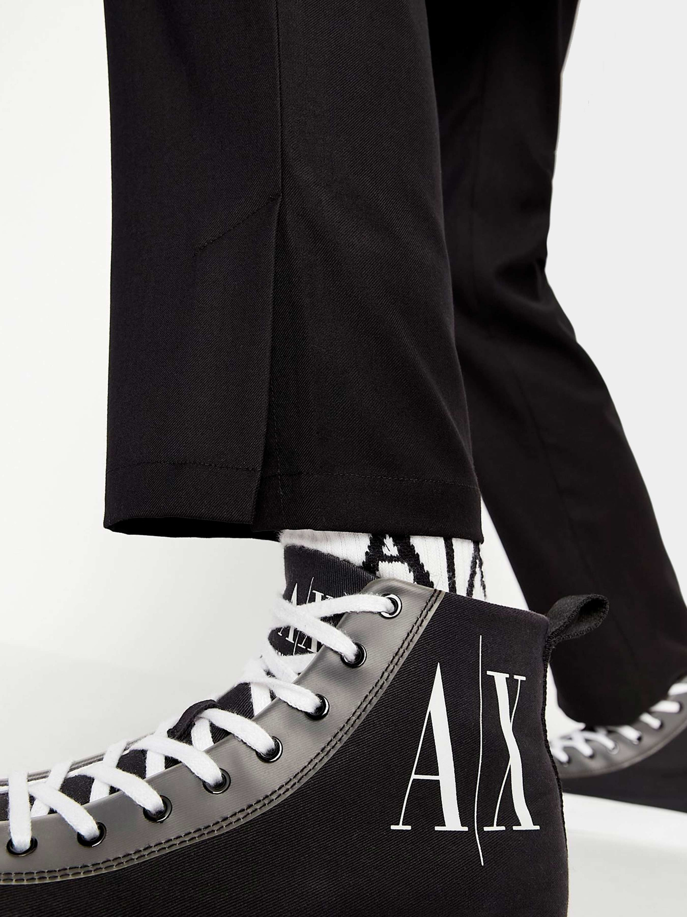 Брюки Armani Exchange модель 8NYP55-YNHXZ-1200 Фото