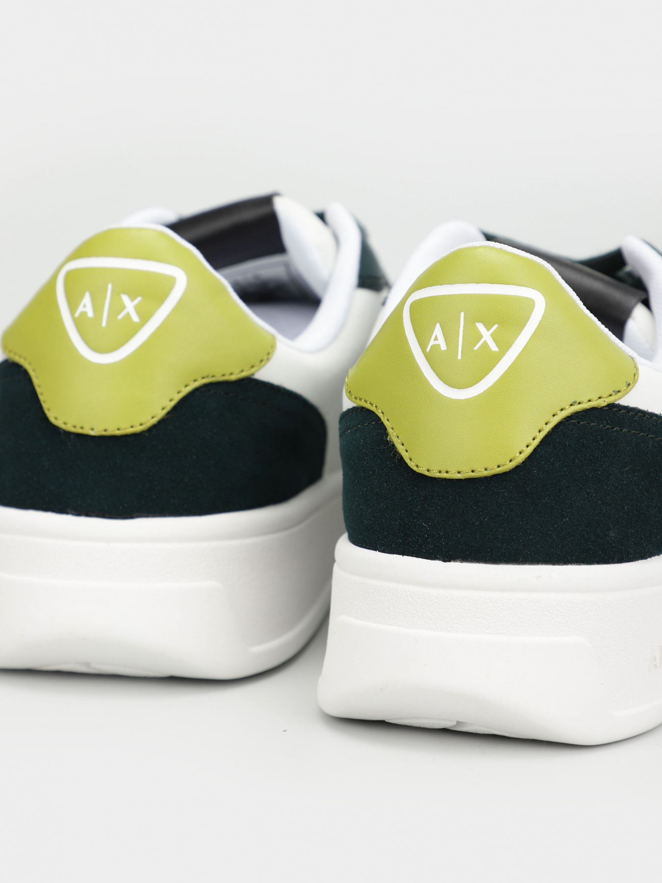 Кроссовки Armani Exchange модель XUX148-XV601-S537 Фото