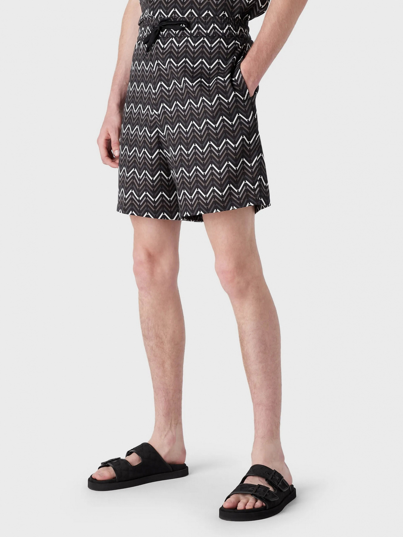 Шорты Emporio Armani модель 3R1PR0-1NWDZ-F074 Шорты Emporio Armani модель 3R1PR0-1NWDZ-F074 Фото