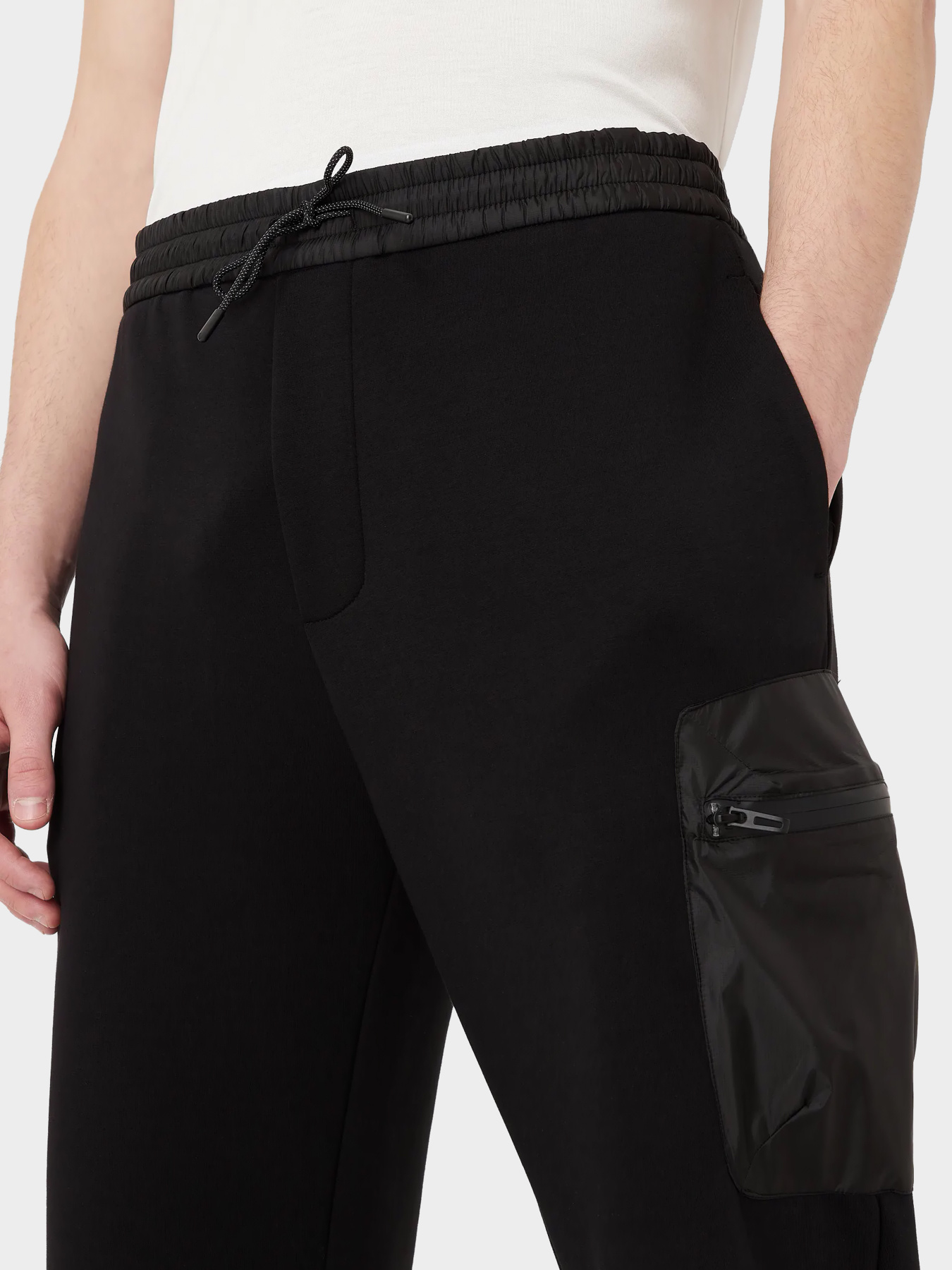 Брюки Emporio Armani модель 3R1PZ1-1JHSZ-0999 Фото