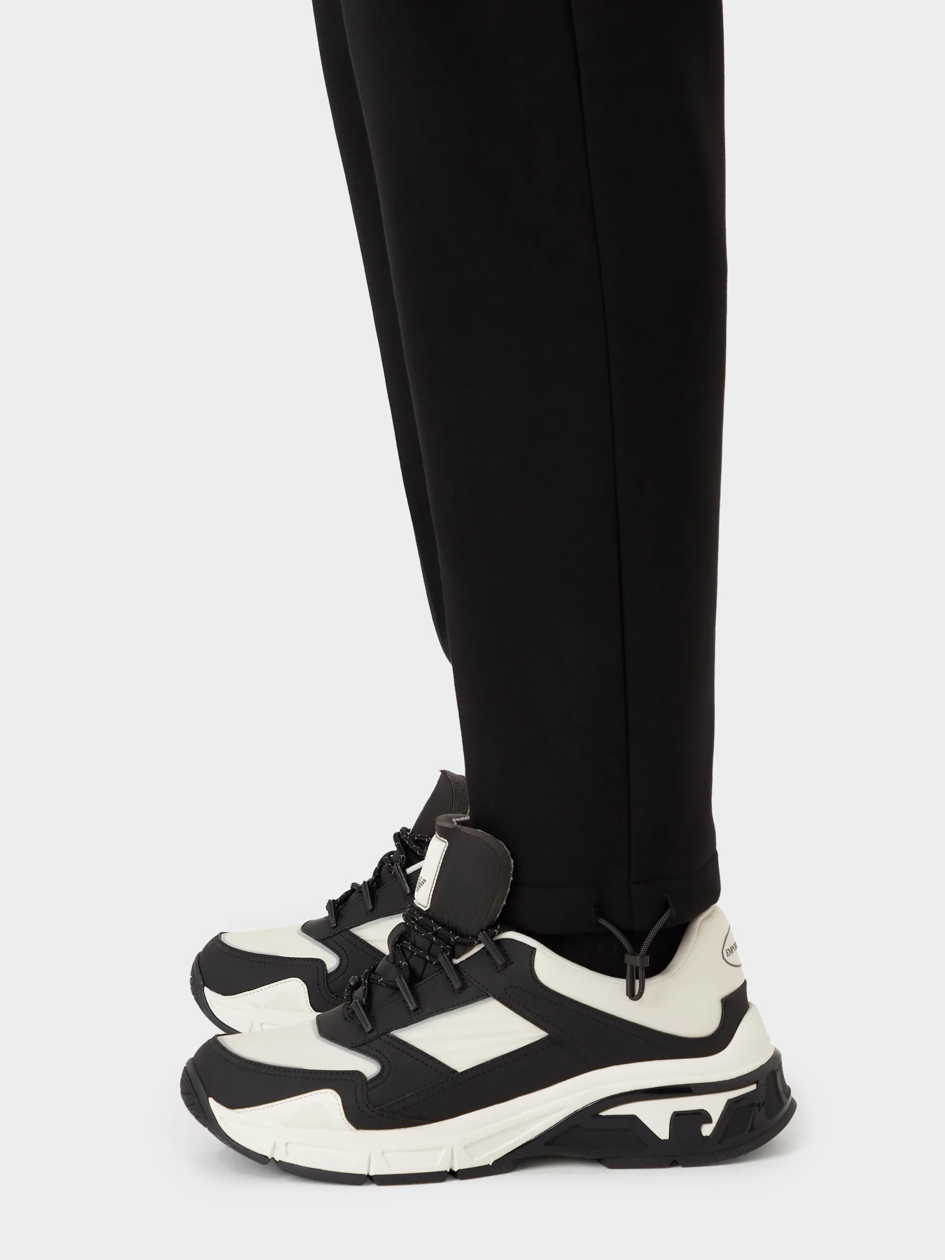 Брюки Emporio Armani модель 3R1PZ1-1JHSZ-0999 Фото