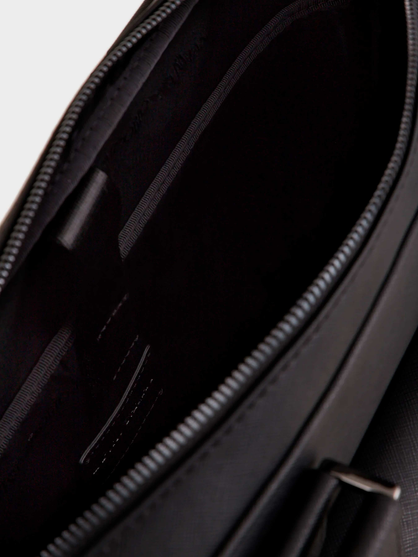 Сумки Emporio Armani модель Y4P357-Y216J-81073 Фото