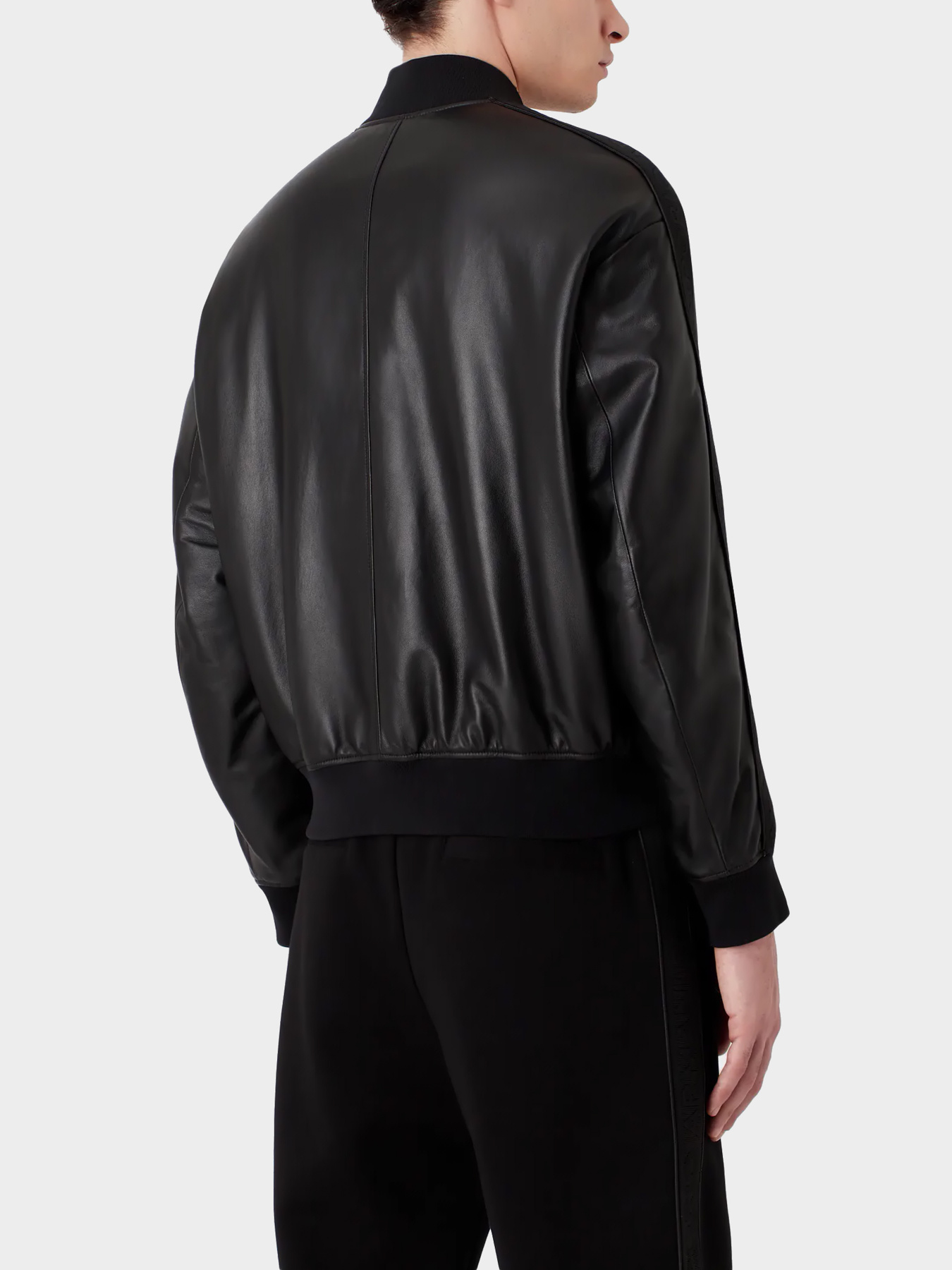 Куртки и дубленки Emporio Armani модель D41R79-D1P72-999 Куртки и дубленки Emporio Armani модель D41R79-D1P72-999 Фото