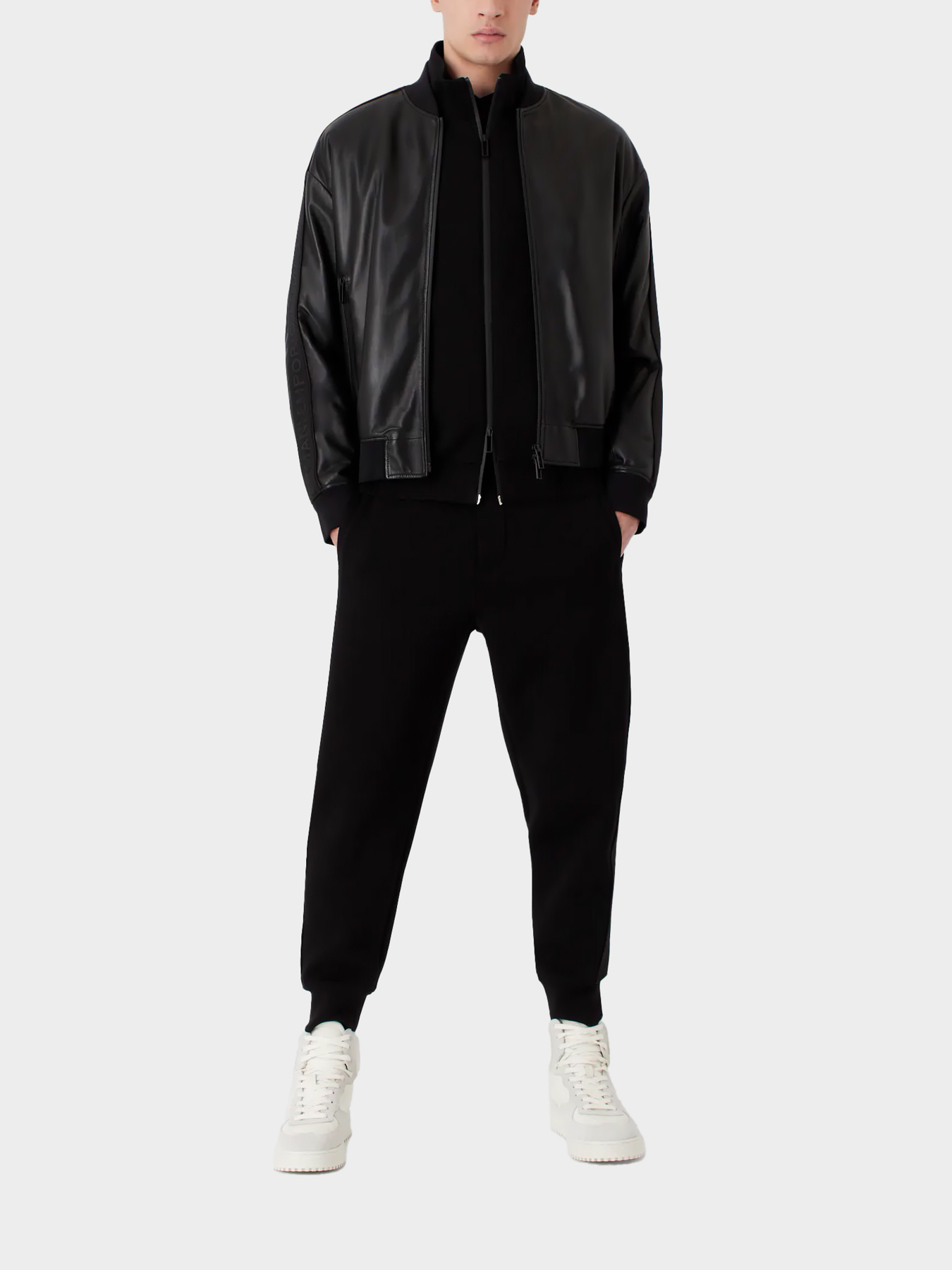 Куртки и дубленки Emporio Armani модель D41R79-D1P72-999 Куртки и дубленки Emporio Armani модель D41R79-D1P72-999 Фото