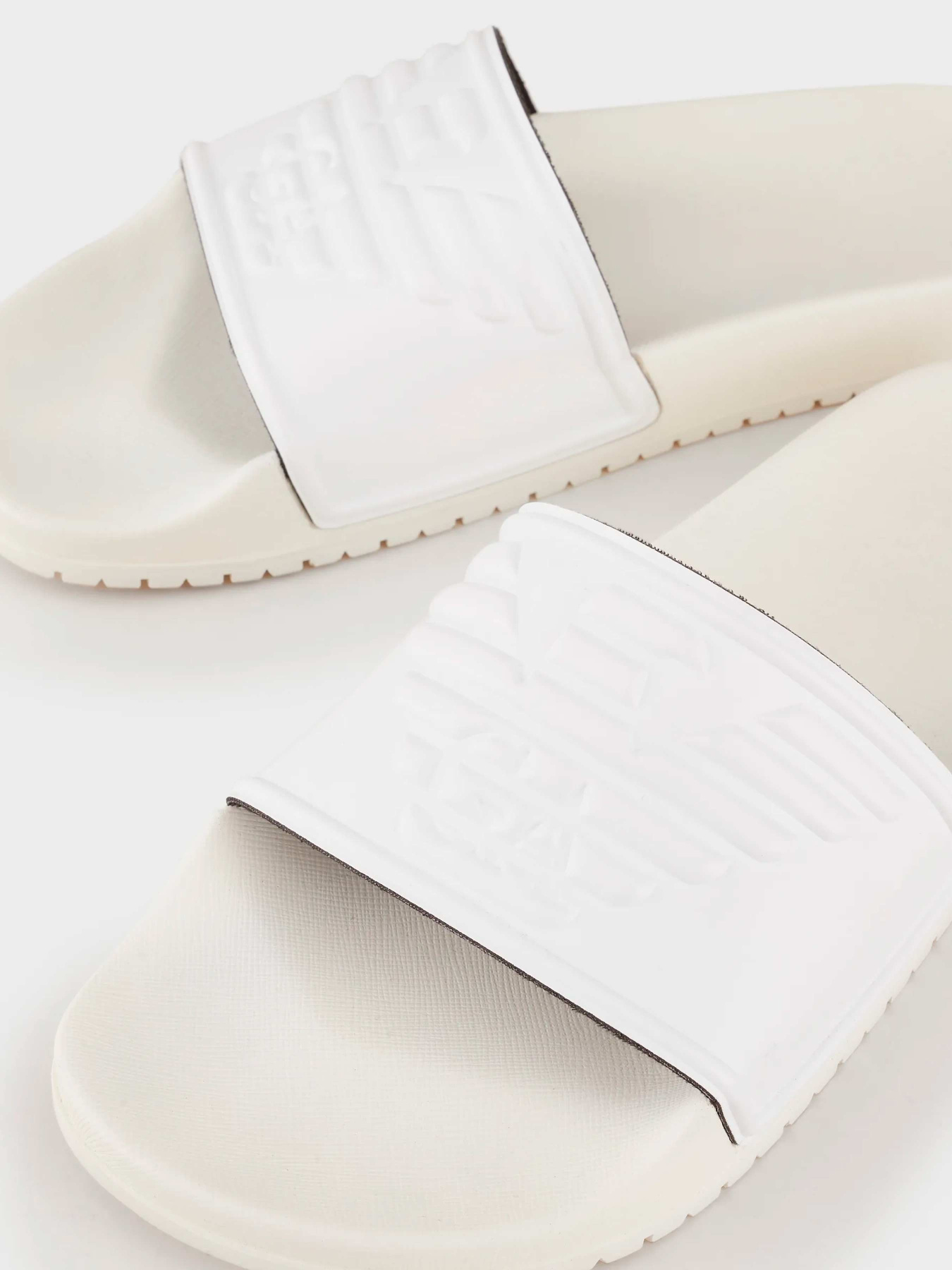 Шлёпанцы Emporio Armani модель XVPS04-XN747-00001 Фото