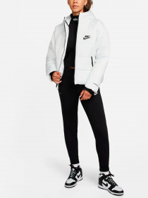 Куртки и дубленки NIKE модель DX1797-121 Фото