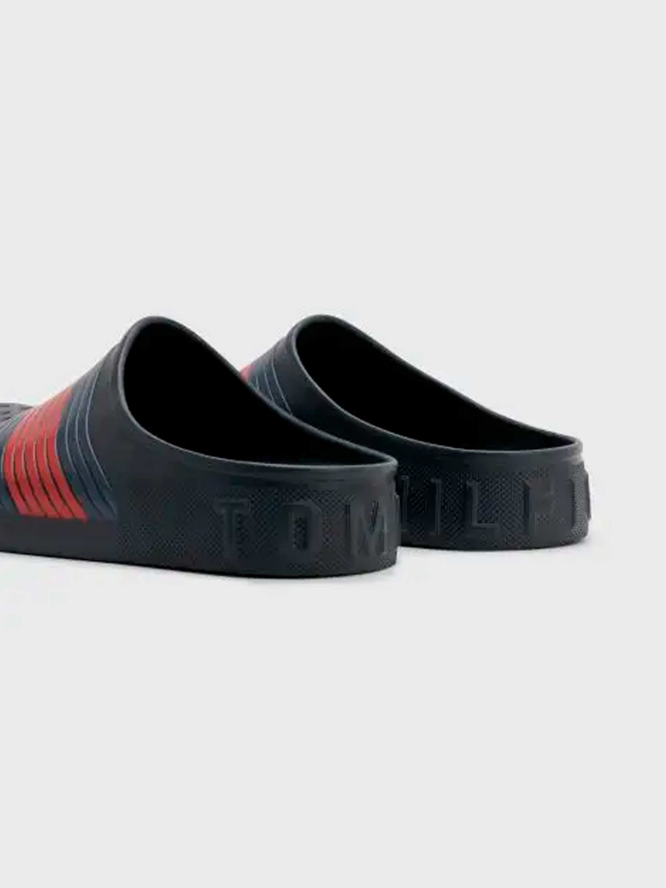 Шлёпанцы Tommy Hilfiger модель FM0FM04467-DW5 Фото