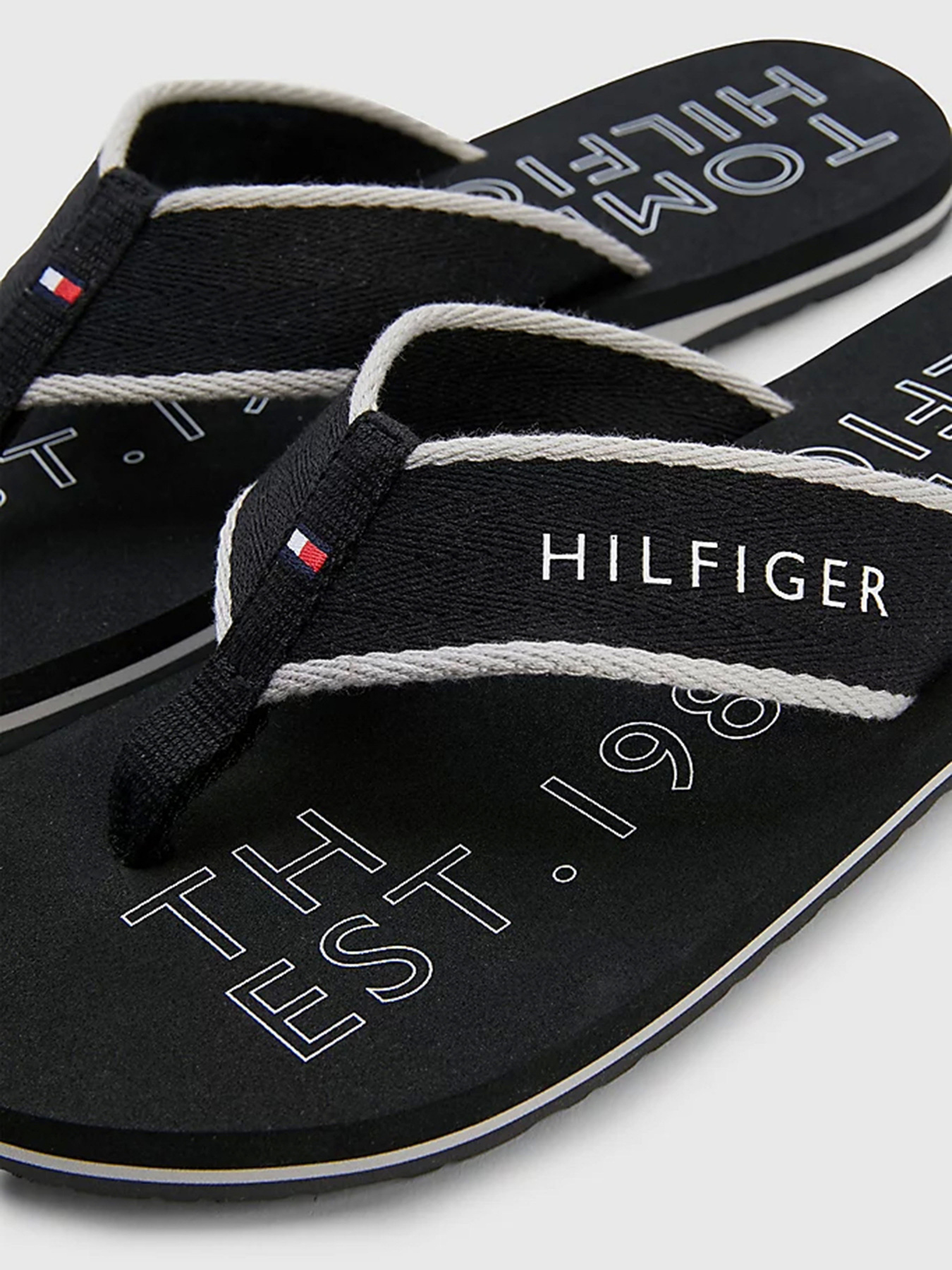 Шлёпанцы Tommy Hilfiger модель FM0FM04469-BDS Фото