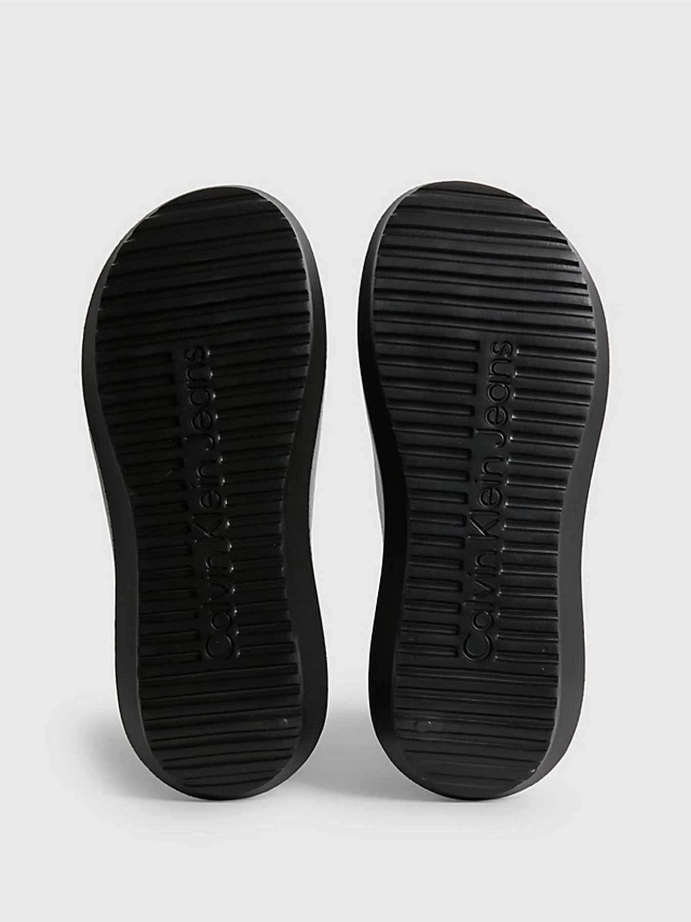 Шлёпанцы Calvin Klein модель YM0YM00645-0GM Фото