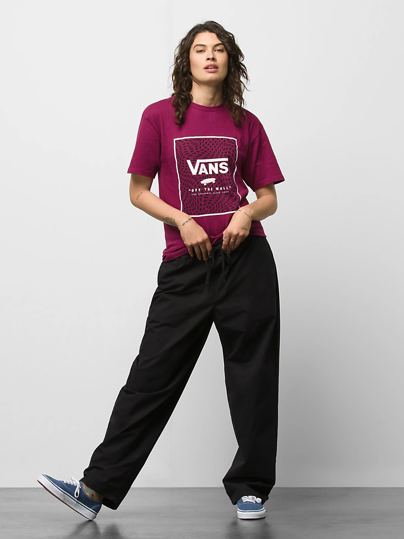 Брюки Vans модель VN00000DBLK1 Фото