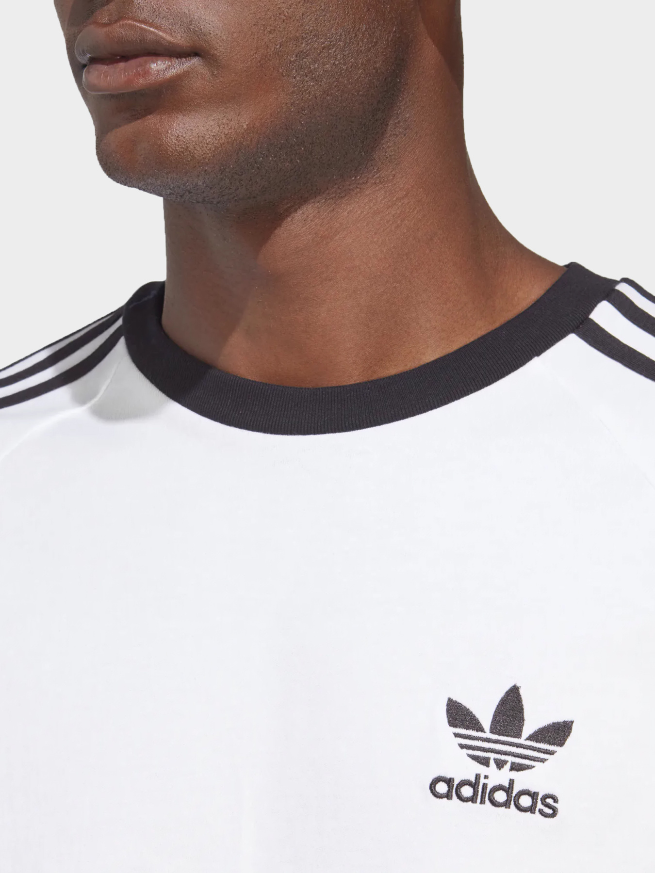 Худи и свитшоты Adidas модель IA4879 Фото