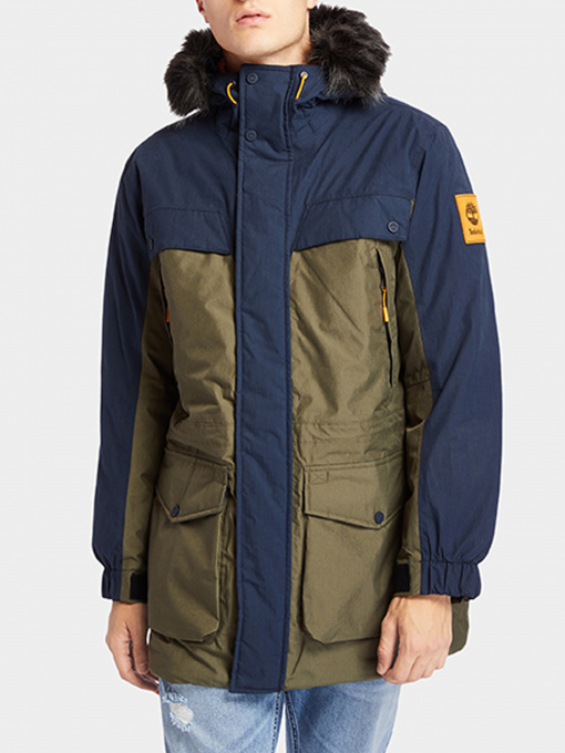 Куртки и дубленки Timberland модель A2CVEZ24 Фото