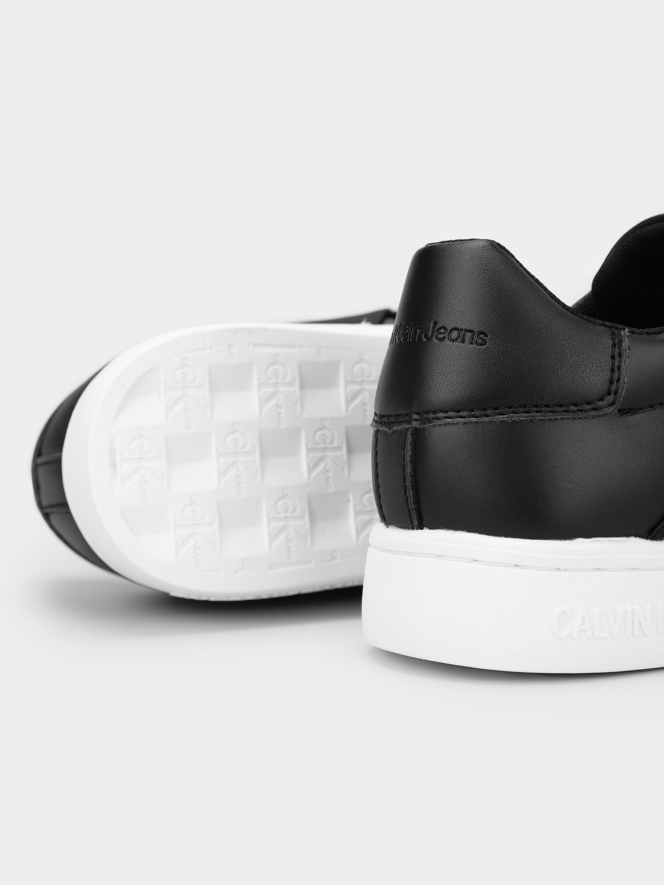 Слипоны и мокасины Calvin Klein модель YW0YW00911-BDS Фото