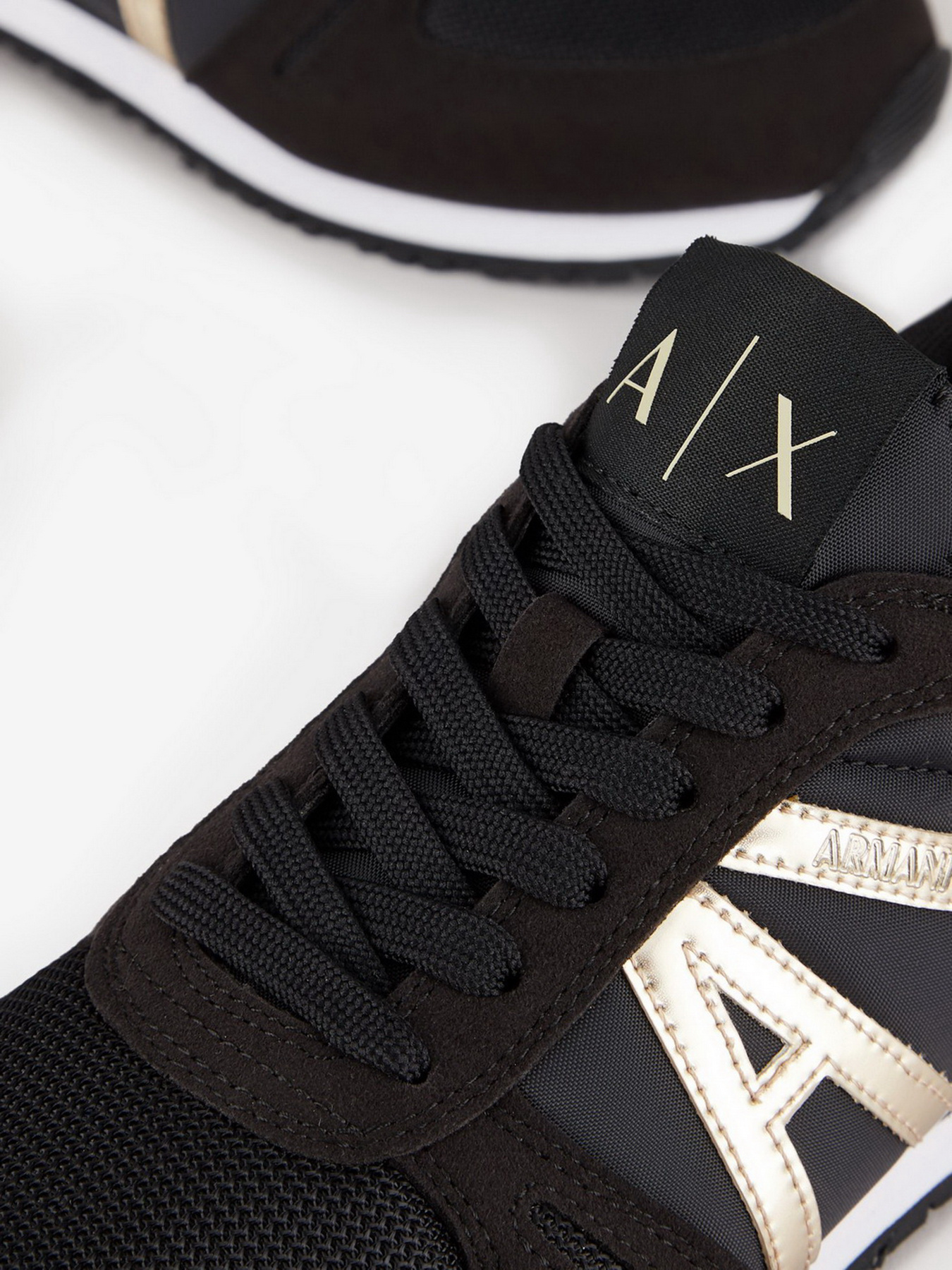 Кроссовки Armani Exchange модель XDX031-XV137-N692 Фото