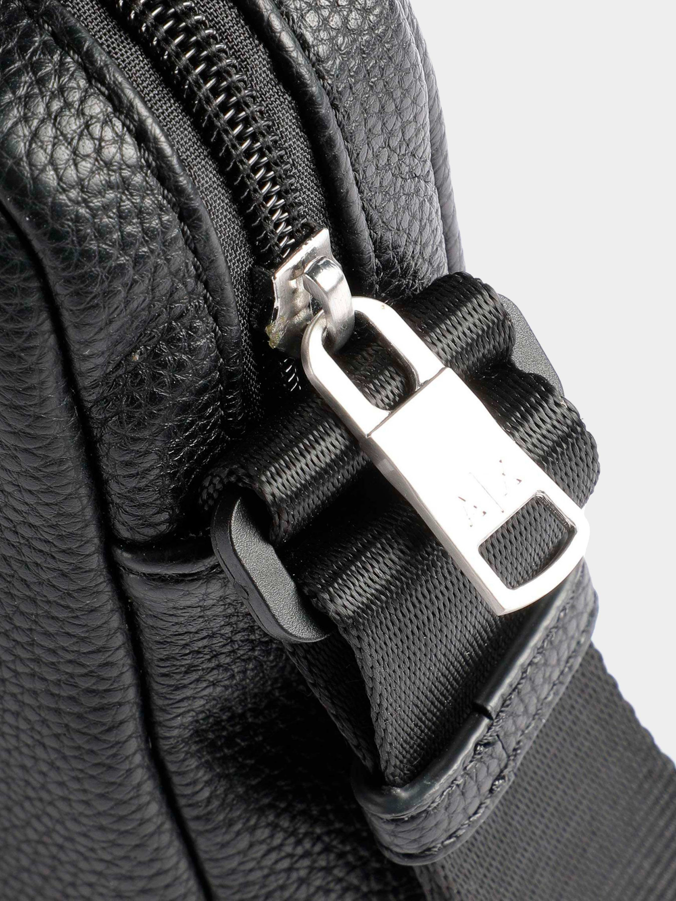 Сумки Armani Exchange модель 952493-3R832-00020 Фото