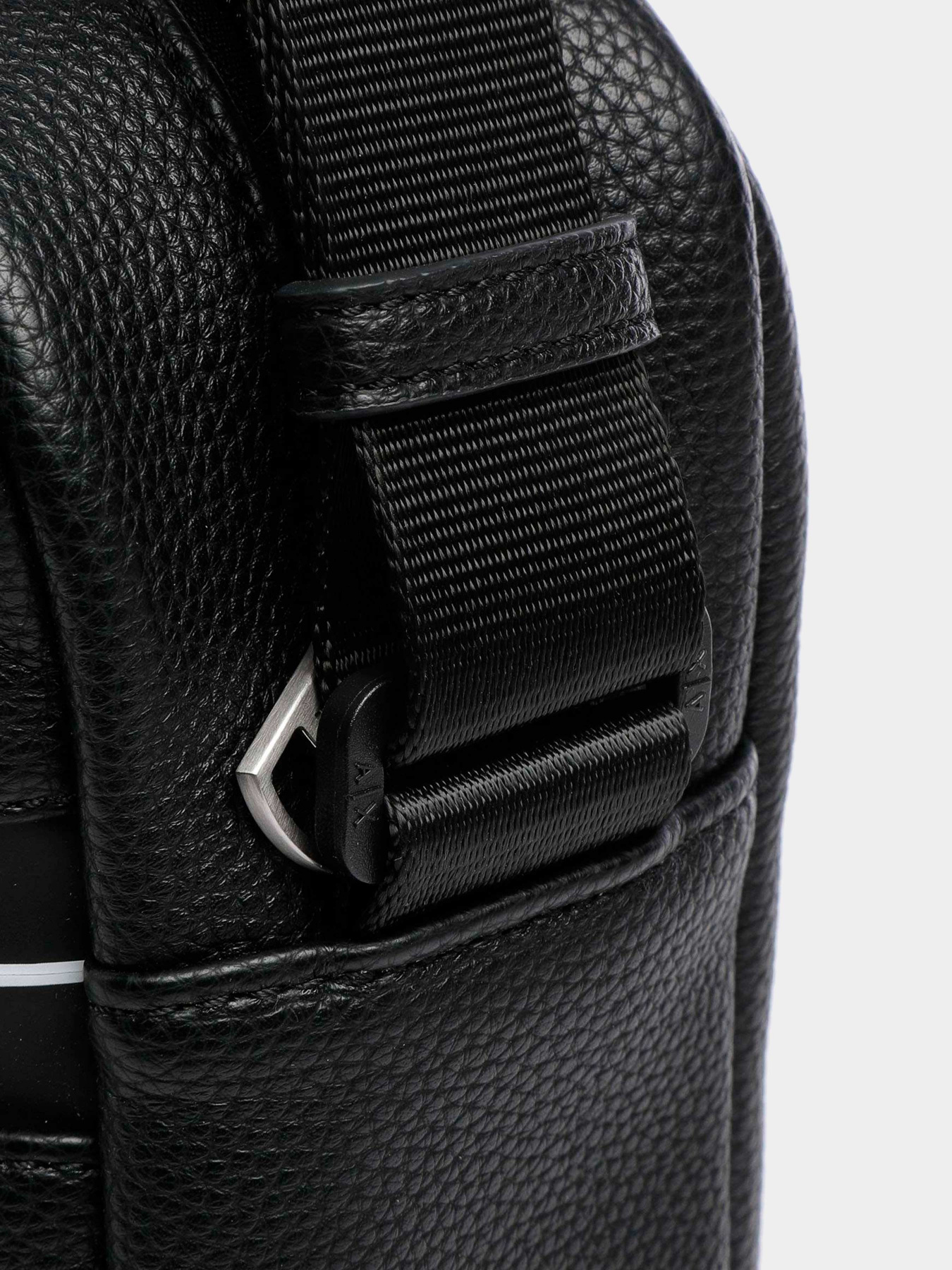 Сумки Armani Exchange модель 952540-3R832-00020 Фото