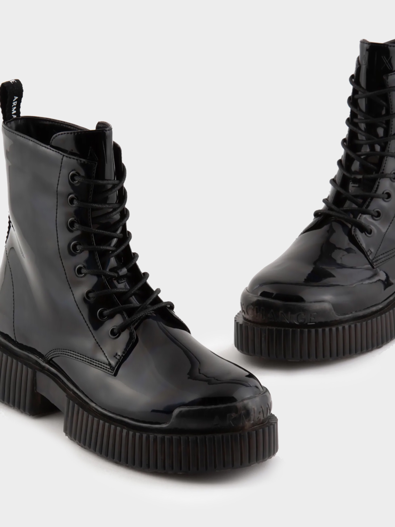 Ботинки и сапоги Armani Exchange модель XDM007-XV638-S266 Фото