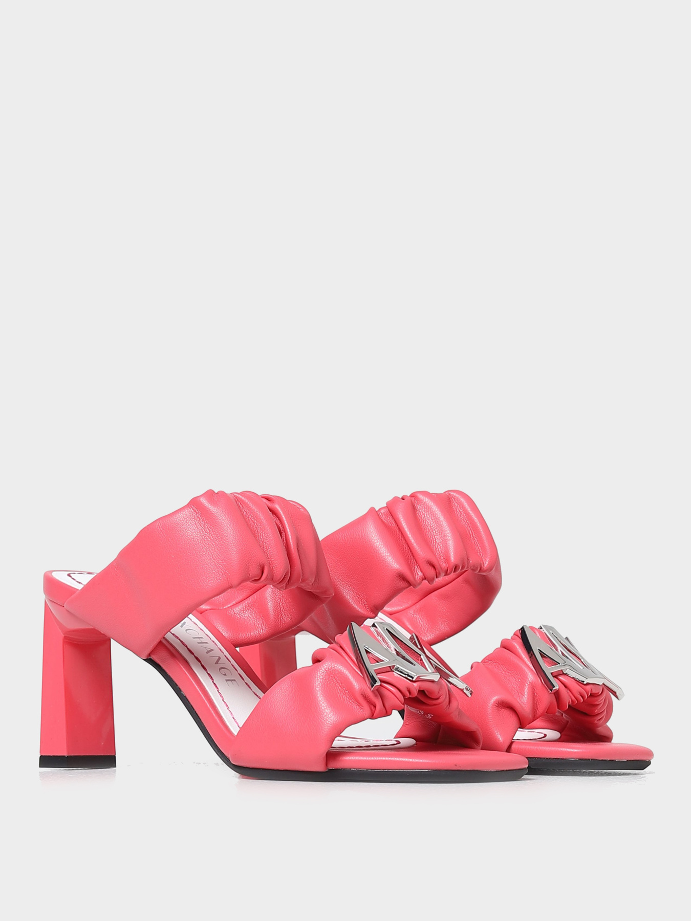 Сандалии Armani Exchange модель XDP032-XV687-T372 Фото